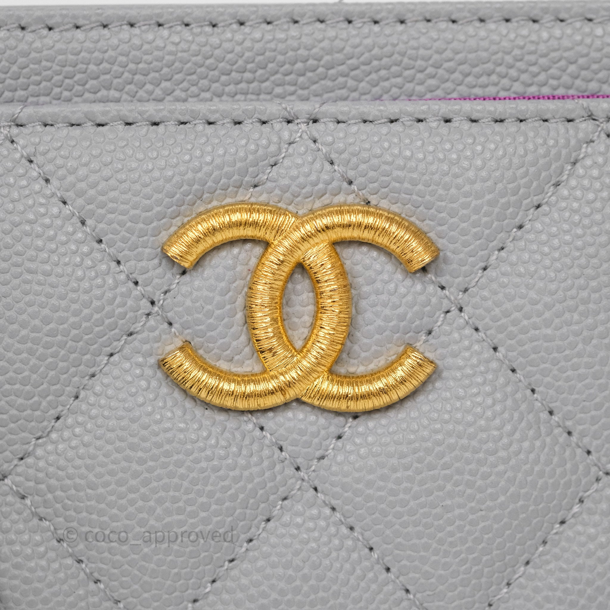 Chanel Classic Card Holder in Grey Caviar Leather with Gold Hardware - Perfect for Everyday Use & Luxury Gift Giving