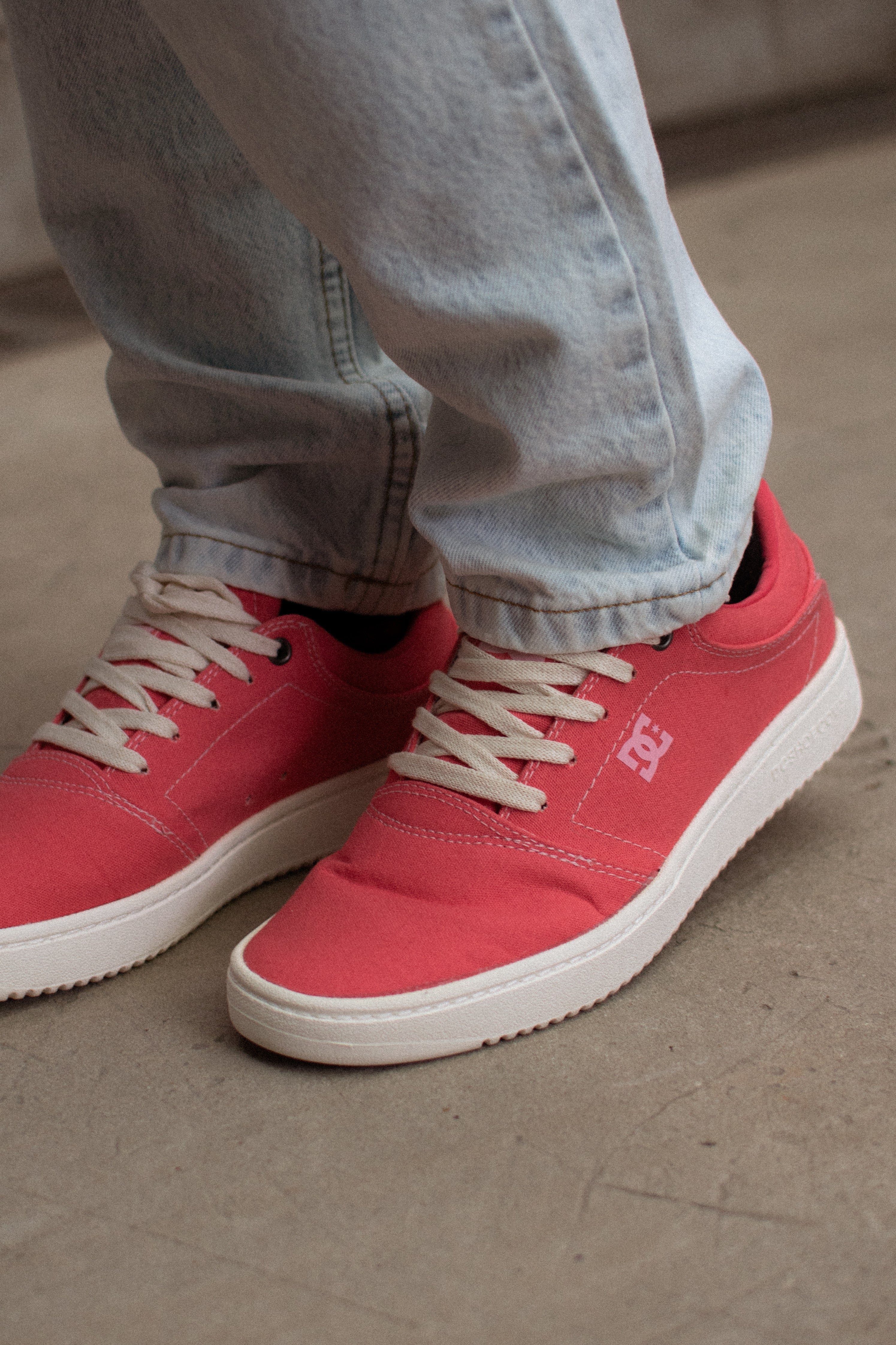 DC Coral Crisis TX SS Skate Shoes for Men - Lightweight & Durable Sneakers for Skateboarding, Streetwear, and Casual Wear