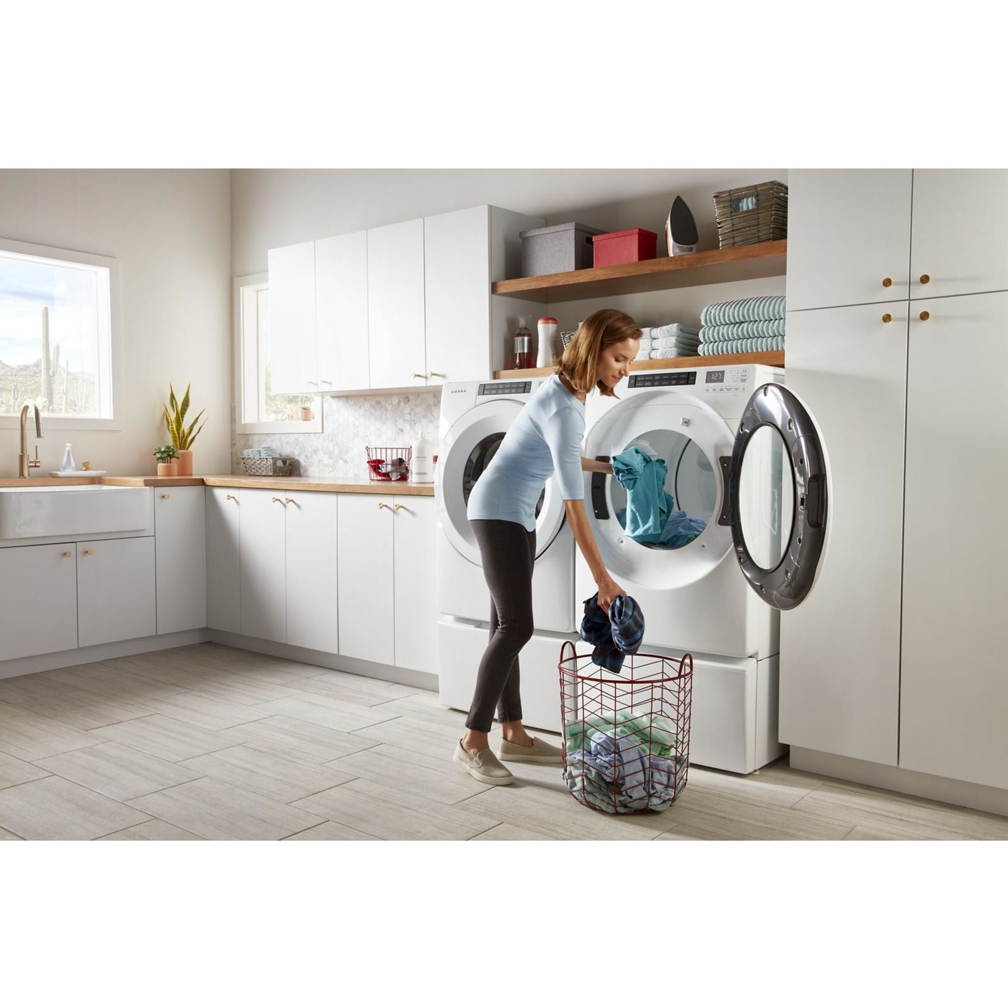Amana NGD5800HW White Gas Dryer - High Efficiency, Large Capacity for Home Laundry - Perfect for Families & Heavy Loads