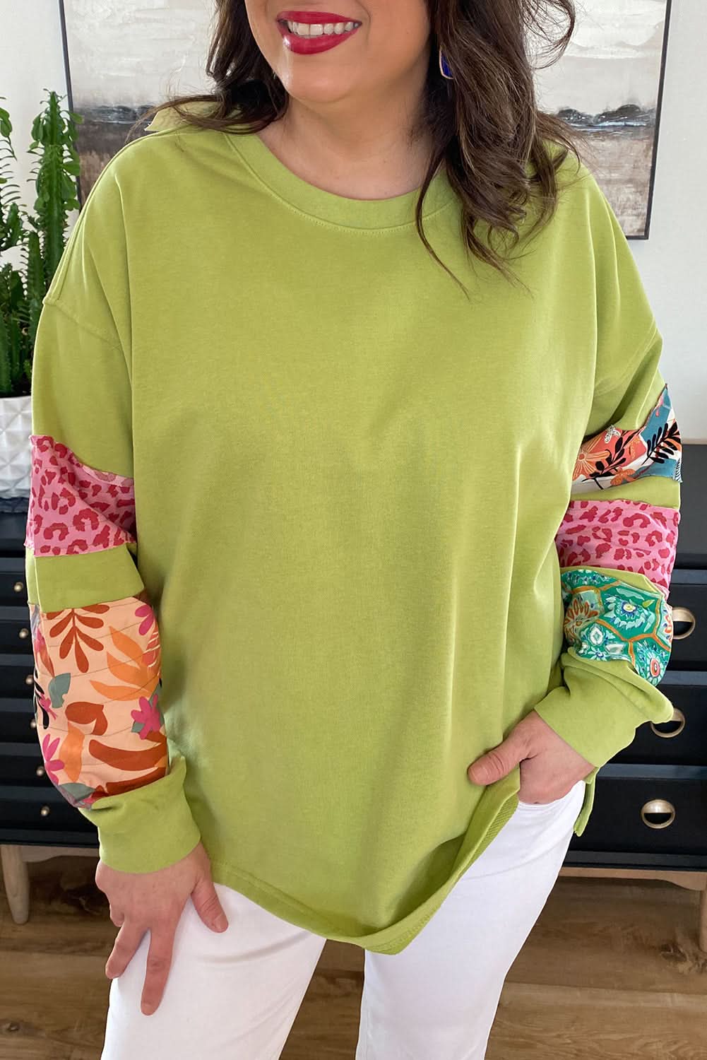 Stylish Green Plus Size Split Front Sweatshirt for Women - Cozy & Trendy Oversized Pullover for Casual Wear, Lounge & Street Style