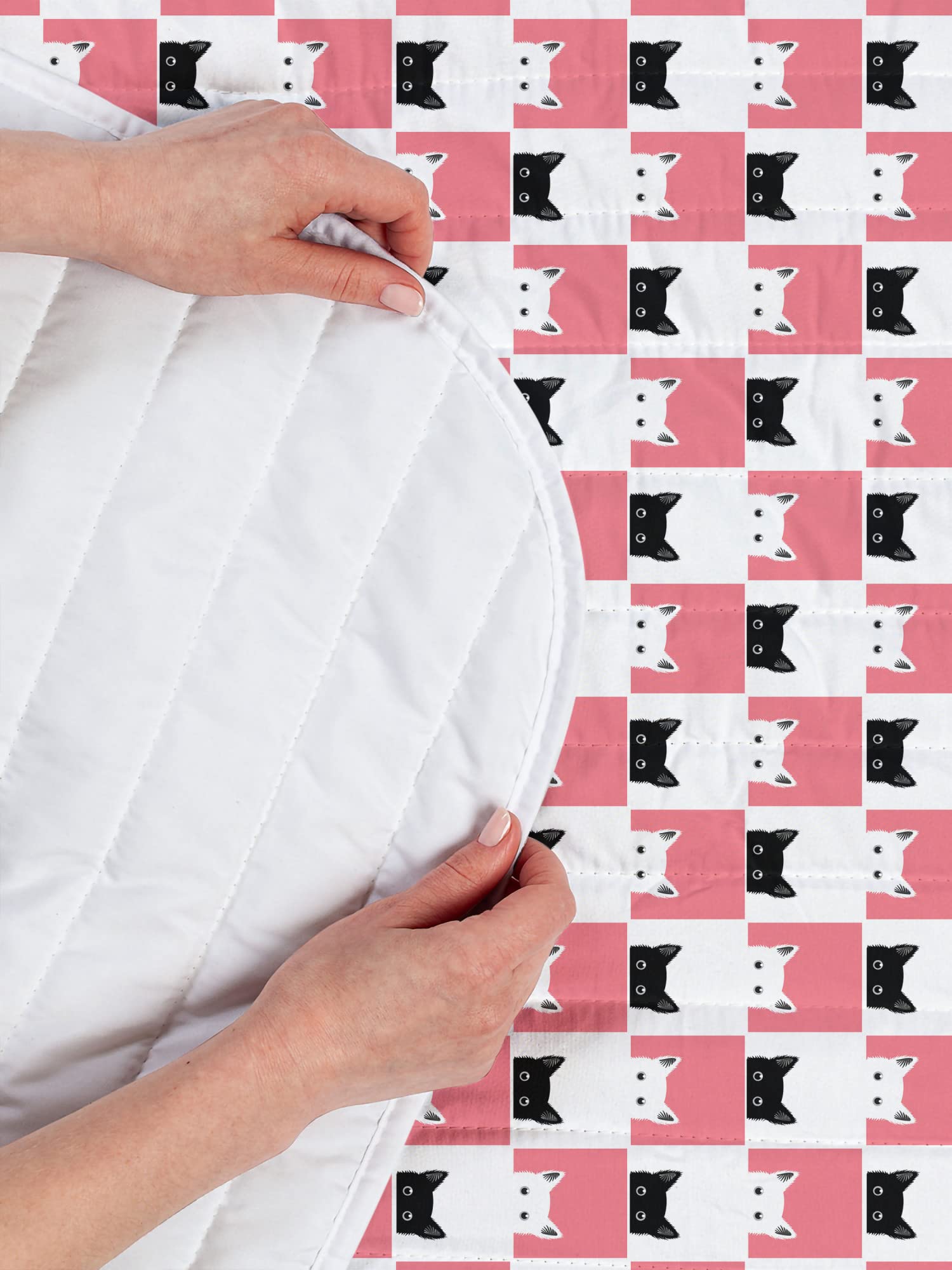 Lunarable Cats Microfiber Bedspread Set - Chess Board Design with Kittens, Feline Pet Pattern Retro Mosaic - Soft Twin Size Bedding Set with Pillow Sham & Comforter in White Black Pink - Perfect for Cat Lovers' Bedroom Decor and Cozy Pet-Friendly Home