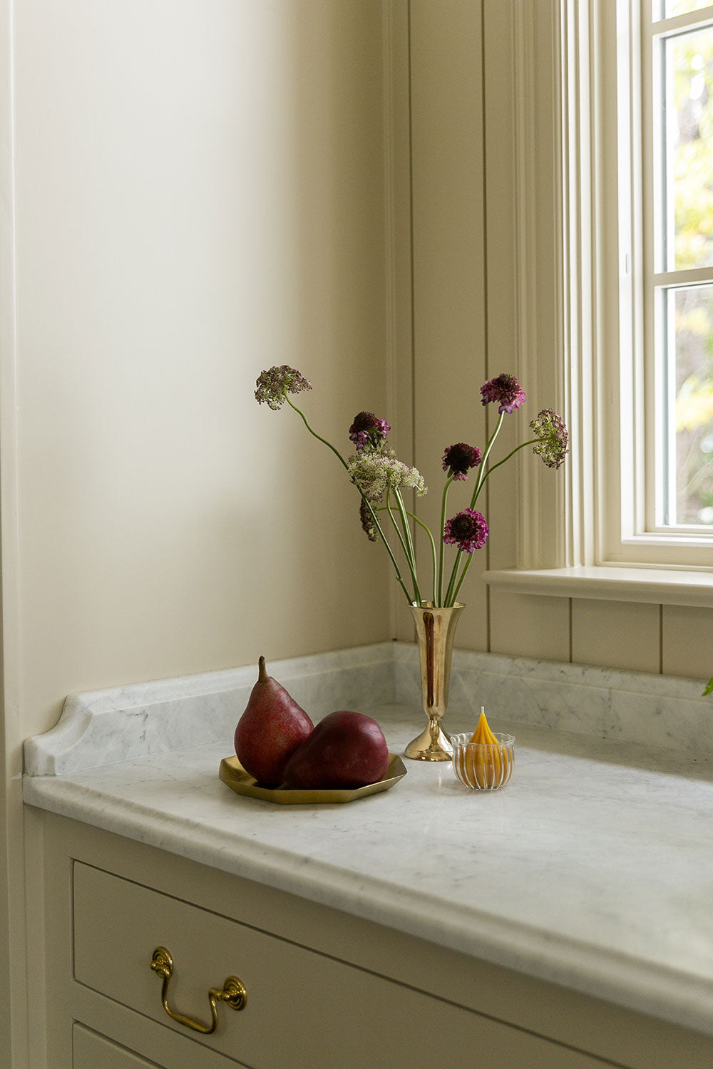 Buttercup Vase - Elegant Floral Centerpiece for Home Decor, Weddings & Events | Perfect for Fresh Flowers & DIY Arrangements