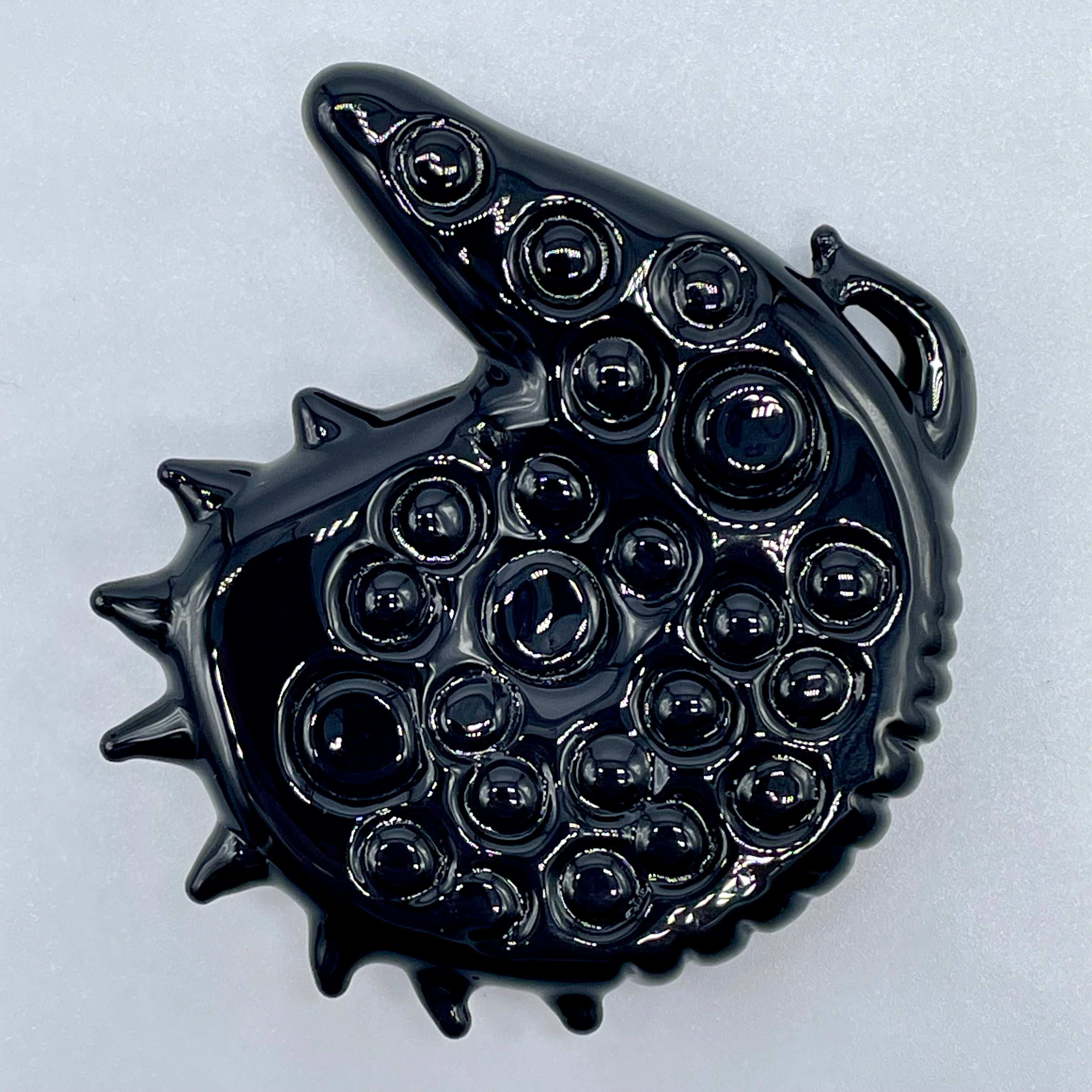 Xenomorph Alien Movie Pendant Necklace - Sci-Fi Jewelry for Fans of Alien Franchise & Cosplay