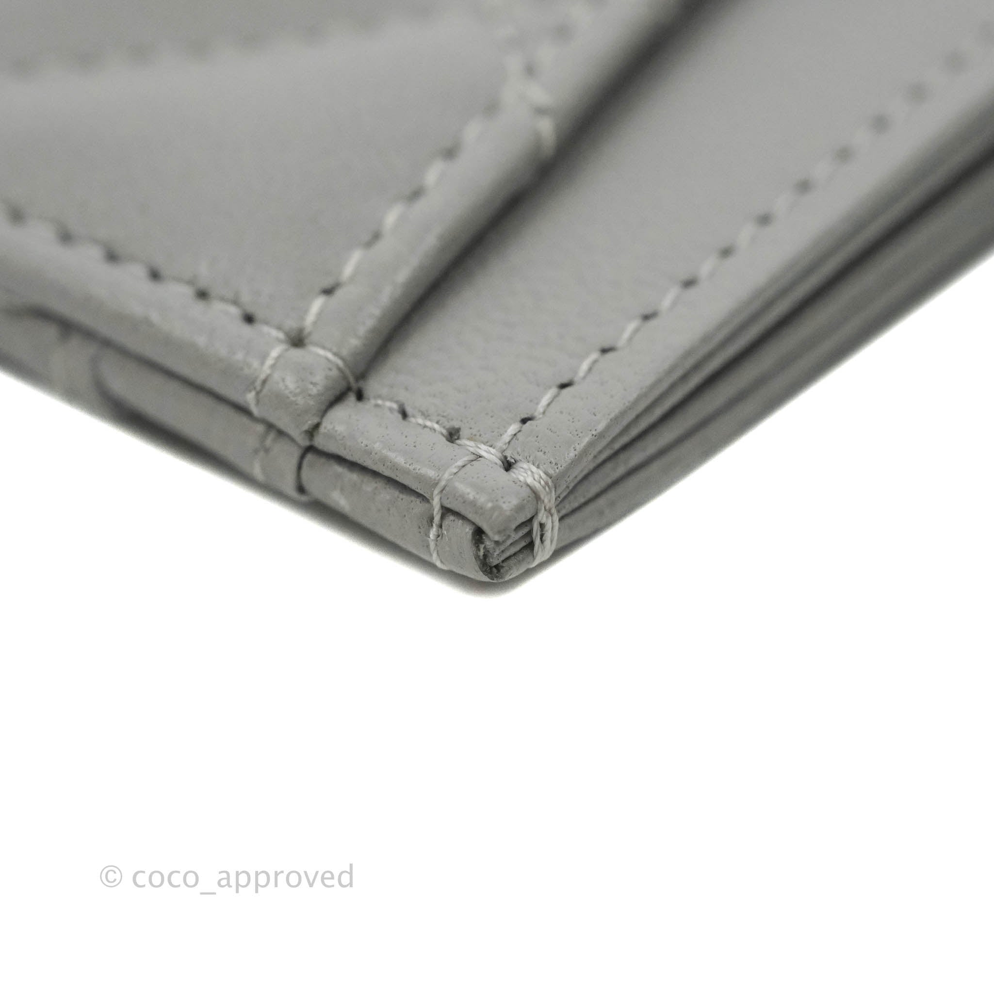 Chanel Classic Flat Card Holder in Grey Lambskin with Silver Hardware - Luxury Compact Wallet for Everyday Use & Travel
