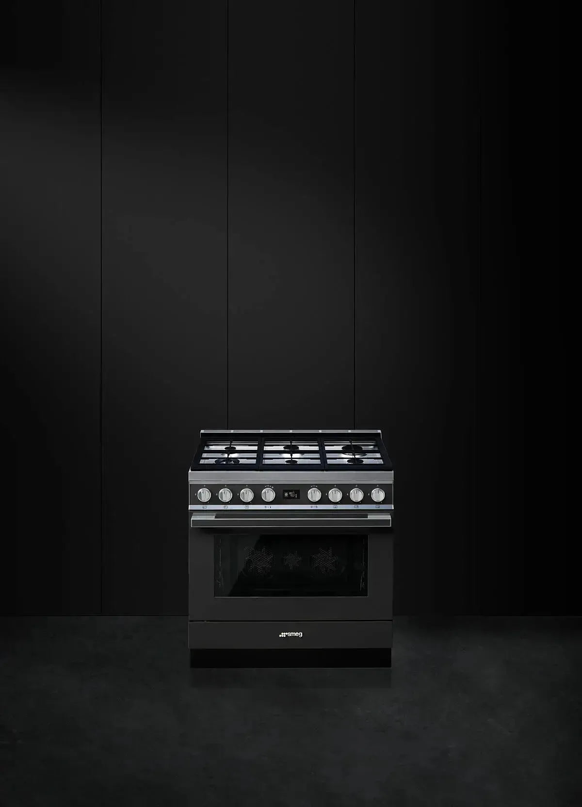 Smeg 90cm Portofino Freestanding Dual Fuel Range Cooker in Anthracite - Perfect for Modern Kitchens & Professional Cooking