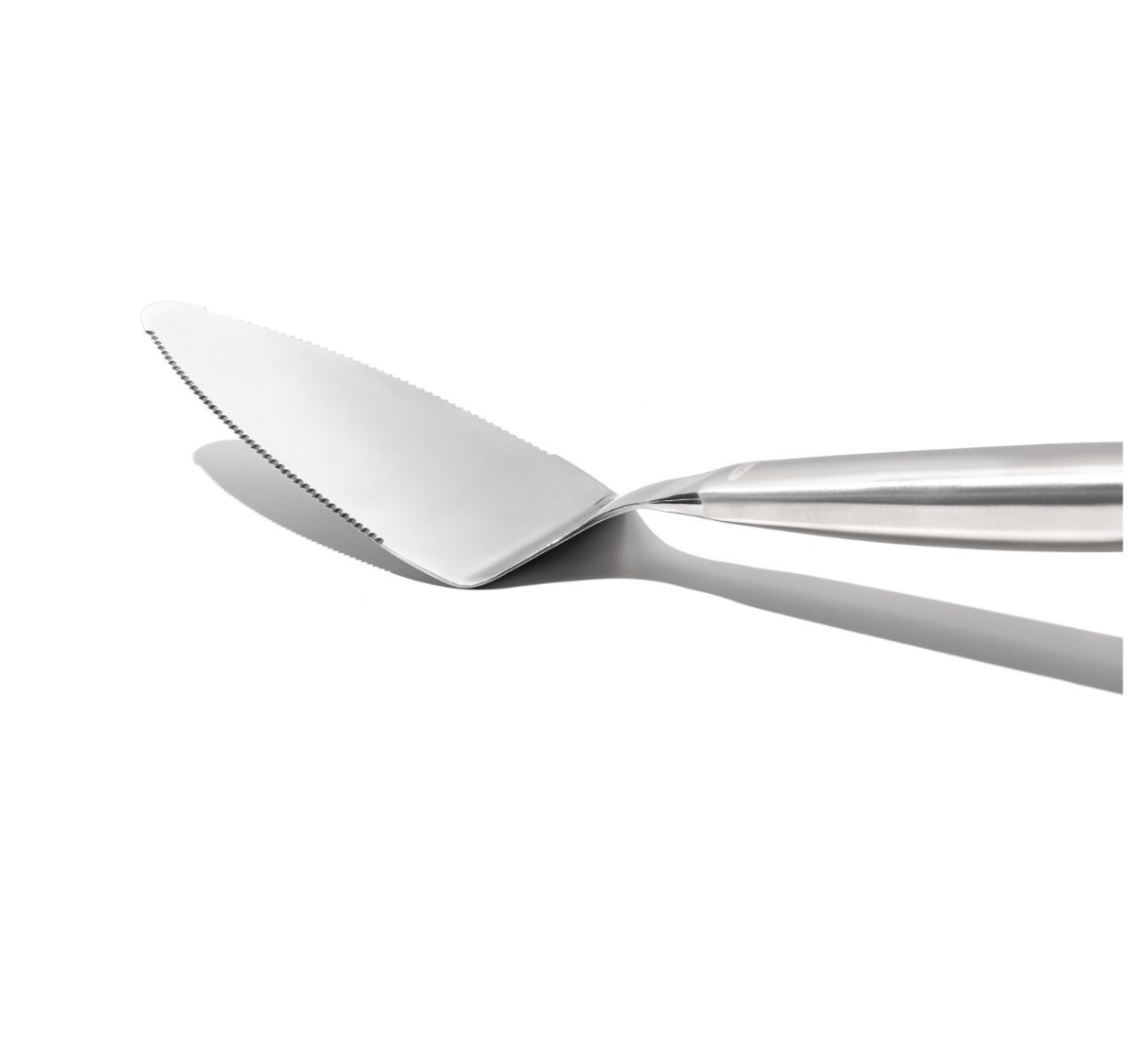 OXO Good Grips Stainless Steel Pie Server with Comfortable Non-Slip Handle - Perfect for Serving Desserts, Cakes, and Pies at Parties, BBQs, and Family Gatherings