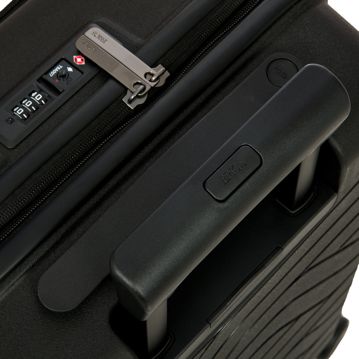 Ulisse 21 Expandable Spinner Luggage with Front Pocket - Black Carry-On Suitcase for Business Travel & Weekend Getaways