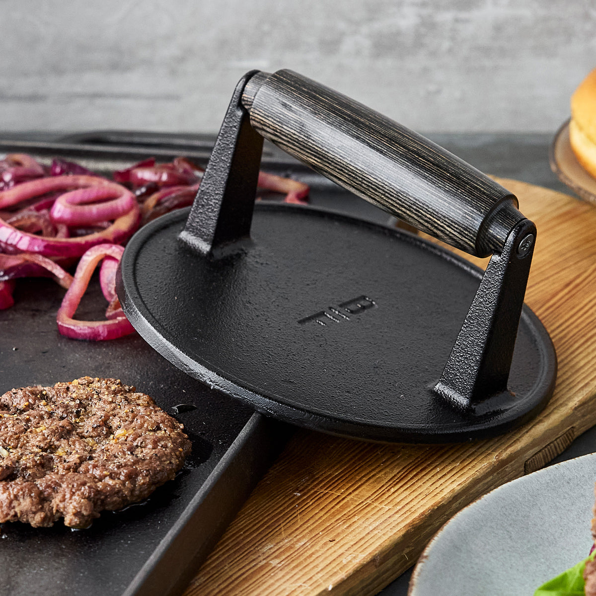 Bobby Flay by GreenPan 6.5-Inch Cast Iron Round Grill Press - Heavy Duty Weight for Perfectly Seared Steaks, Burgers & Paninis - Ideal for Indoor/Outdoor Grilling & BBQ Cooking