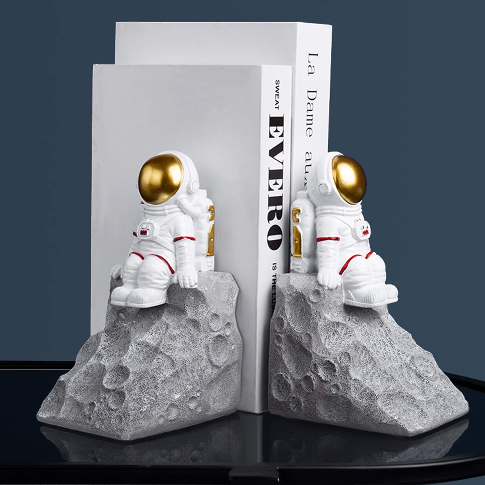 Premium Astronaut Bookends for Heavy Books - Sturdy Metal Book Supports for Office, Home & School - Decorative Space-Themed Book Stoppers (1 Pair) - Perfect for Sci-Fi Lovers & Space-Themed Room Decor