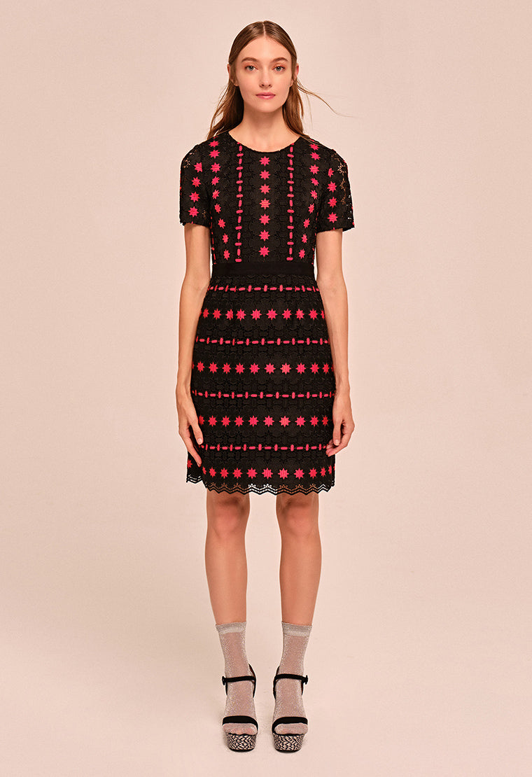 Elegant Totem Lace Round Neck Short Sleeve Summer Dress for Women - Perfect for Beach Vacations, Date Nights & Casual Outings