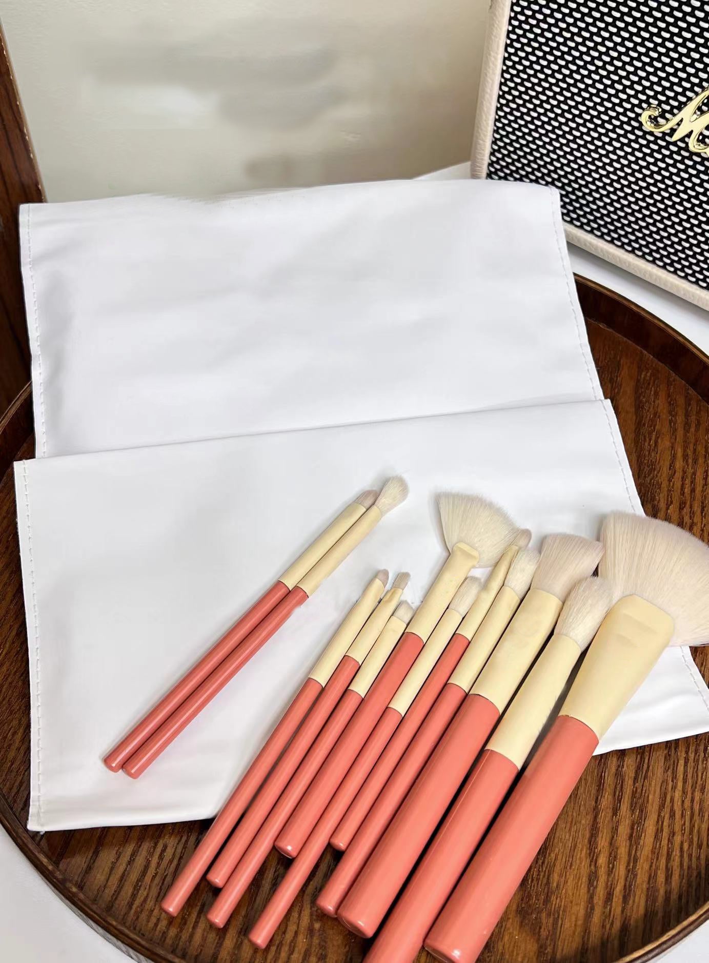 Premium Rose Gold Makeup Brush Set - 12 Pcs Vegan & Cruelty-Free Makeup Brushes for Foundation, Blending, Contouring - Perfect for Professional Makeup Artists & Beginners (Ideal for Travel, Home & Salon Use)