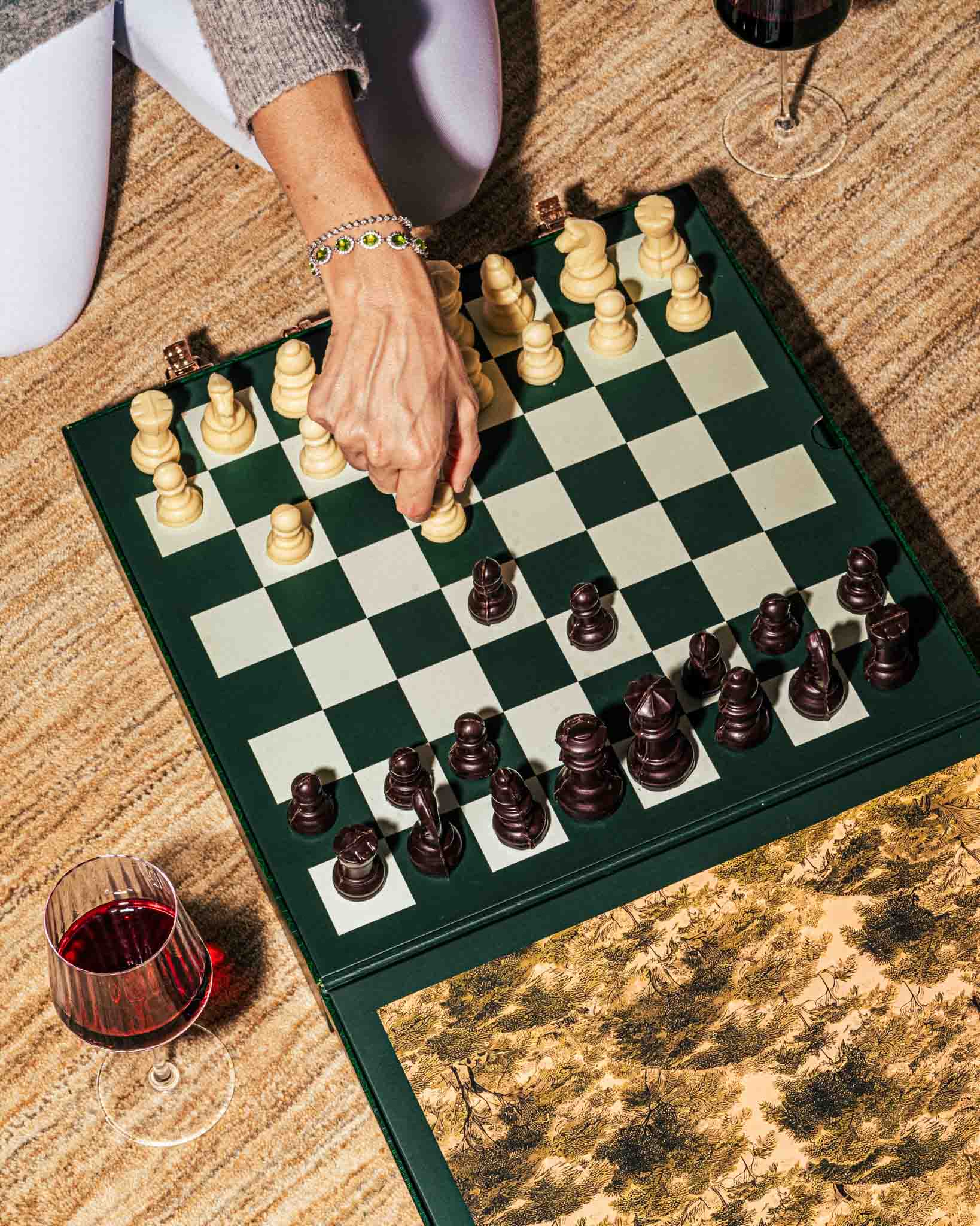 Premium Chocolate Chess Set - Handcrafted Luxury Grandmaster Chess Pieces for Gifts, Parties & Game Nights - Perfect for Chess Lovers & Chocolate Enthusiasts