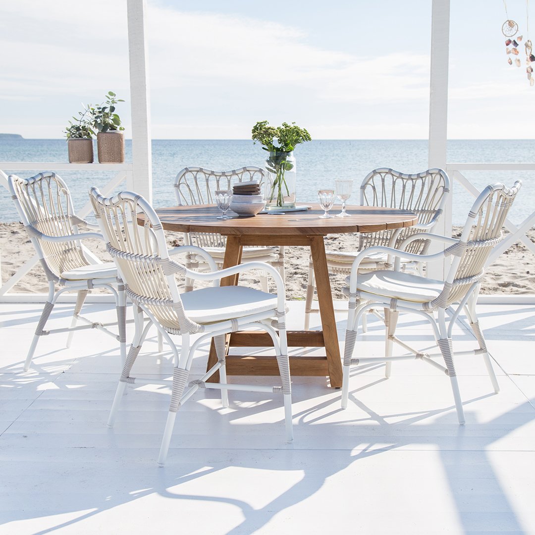 George Outdoor Dining Table - 48 Inch Round Patio Table with Umbrella Hole, Weather-Resistant for Backyard, Garden, Deck - Perfect for Family Gatherings & BBQs