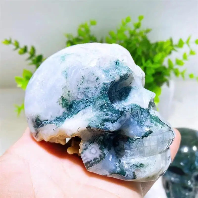 Natural Moss Agate Skull Crystal Carving - Healing Energy Stone for Meditation & Spiritual Practice - Unique Halloween Home Decor & Tabletop Ornament - Perfect Gift for Crystal Lovers (1pc) - Ideal for Yoga Spaces, Altars & Gothic Decor