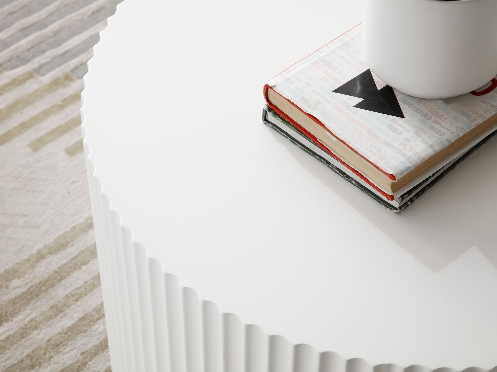 HMFULE 2-Piece Round Nesting Coffee Table Set - Modern Drum Cocktail & End Table for Living Room, Bedroom, Office - Matte White Finish - Space Saving Design for Small Spaces