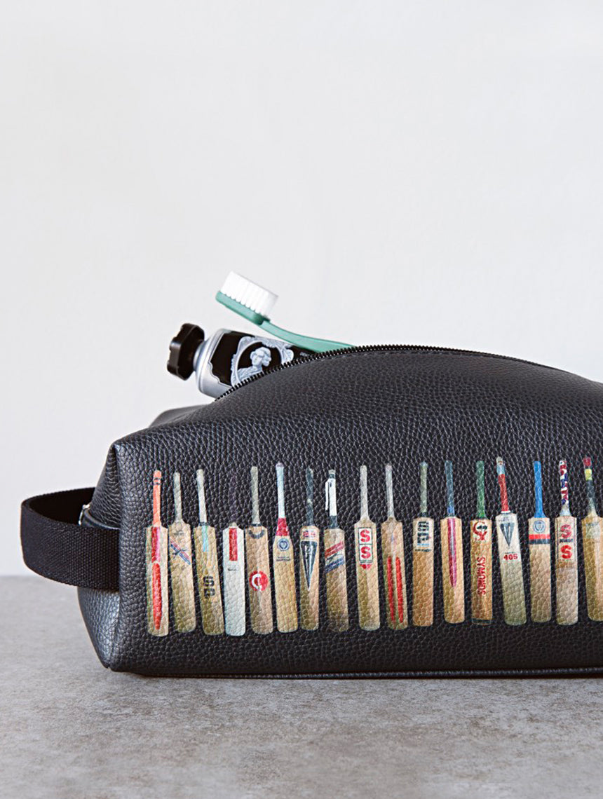 Premium Cricket Bat Wash Bag - Durable & Waterproof Cricket Equipment Storage for Training & Matches | Perfect for Sports Gear Organization & Travel