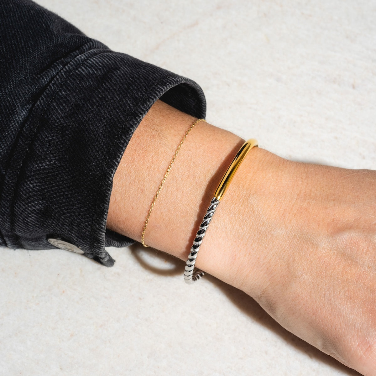 Elegant Two-Tone Bracelet for Women - Gold & Silver Cuff Bangle - Perfect for Everyday Wear, Parties & Gifts