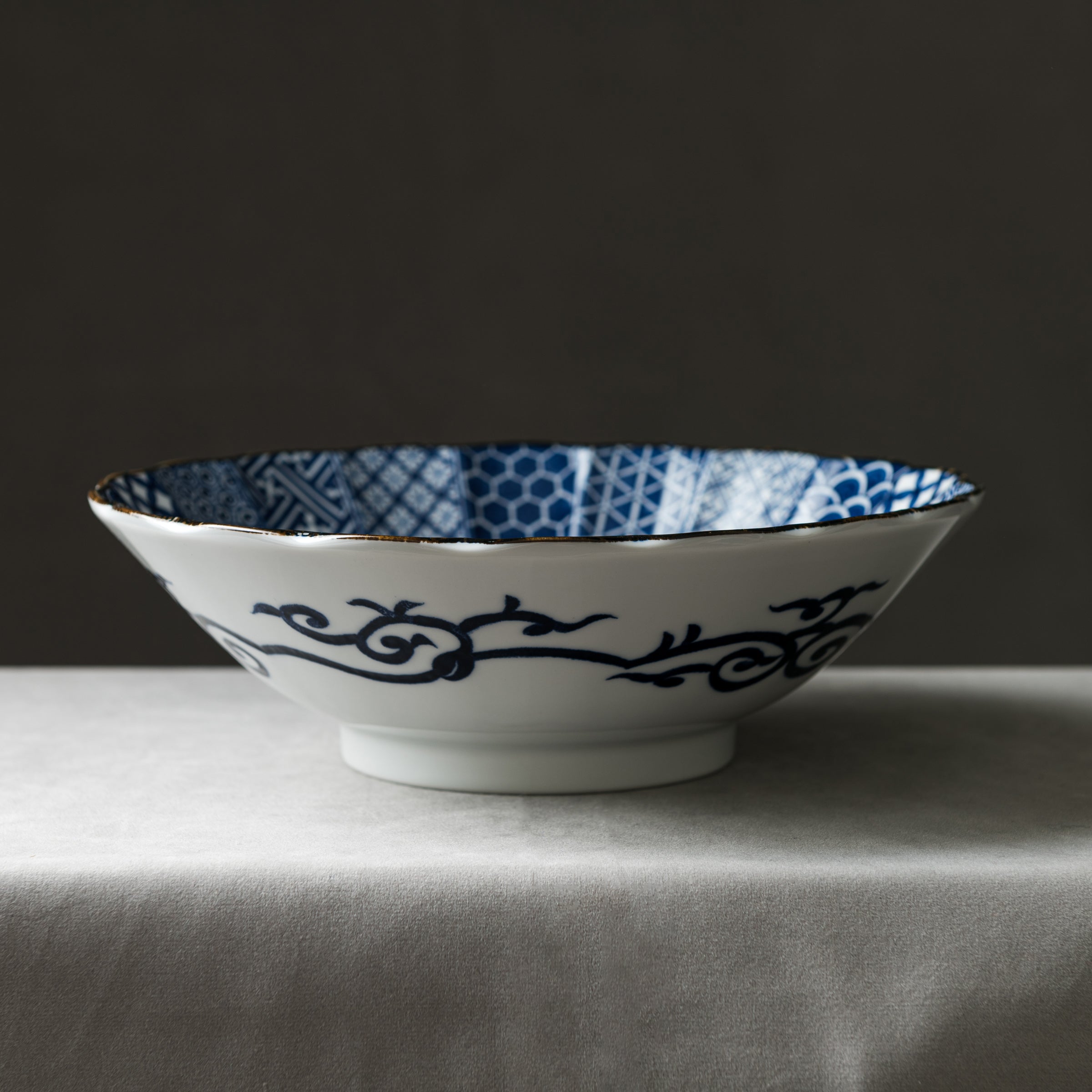 Sometsuke Large Bowl 25cm - Handcrafted Japanese Ceramic Serving Bowl for Soups, Salads & Noodles | Perfect for Family Dinners & Entertaining