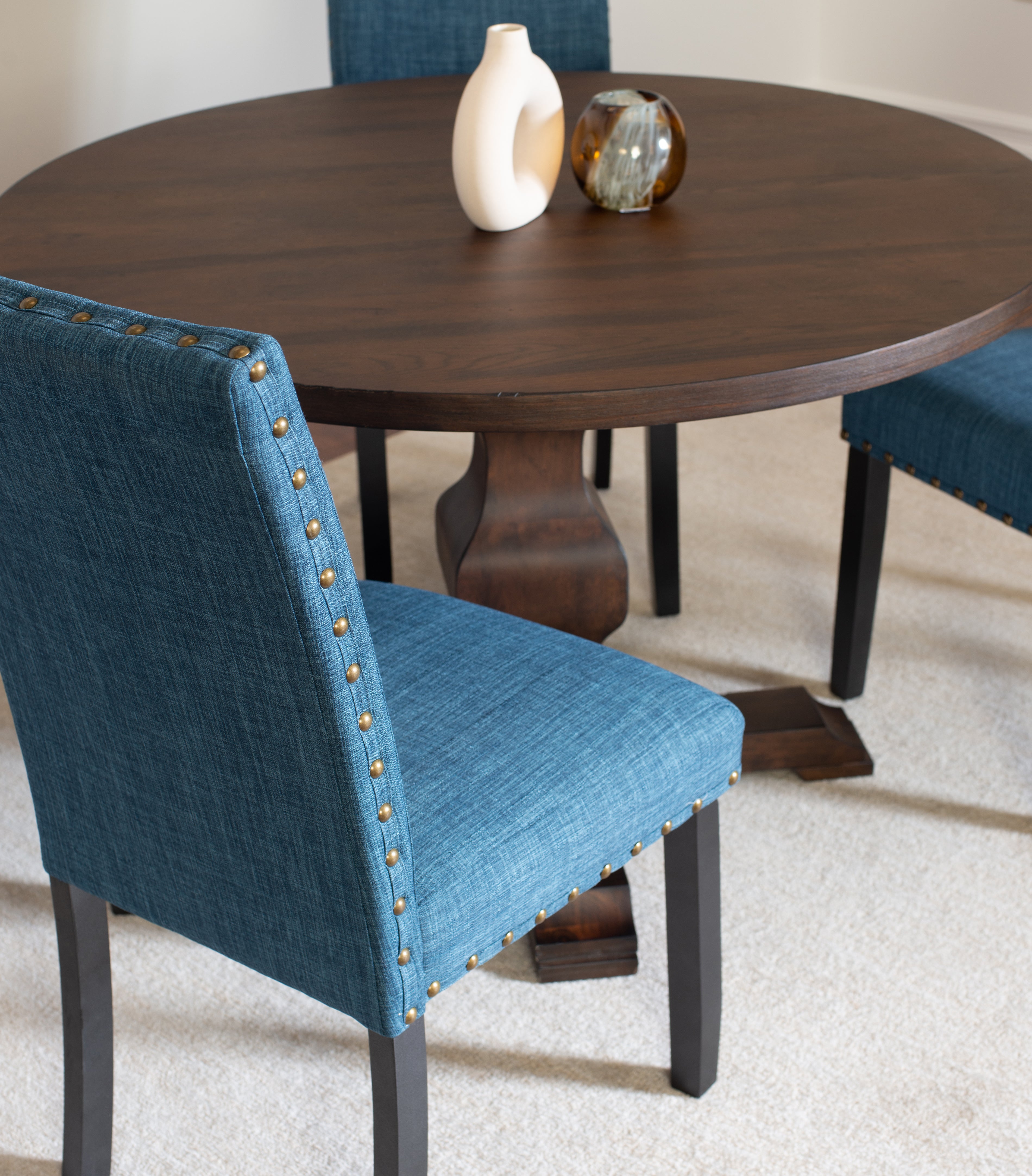 Roundhill Furniture Havre Espresso Finished Wood Pedestal Round Dining Table - 42 Inch Modern Farmhouse Kitchen Table for Dining Room & Breakfast Nook