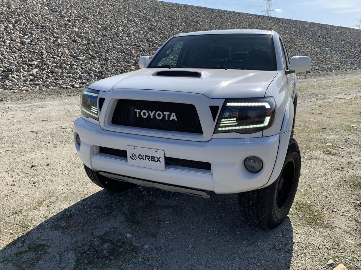 2005-2011 Toyota Tacoma PRO Series Halogen Projector Headlights - Chrome Housing - Upgrade Your Truck's Lighting for Night Driving & Off-Road Adventures