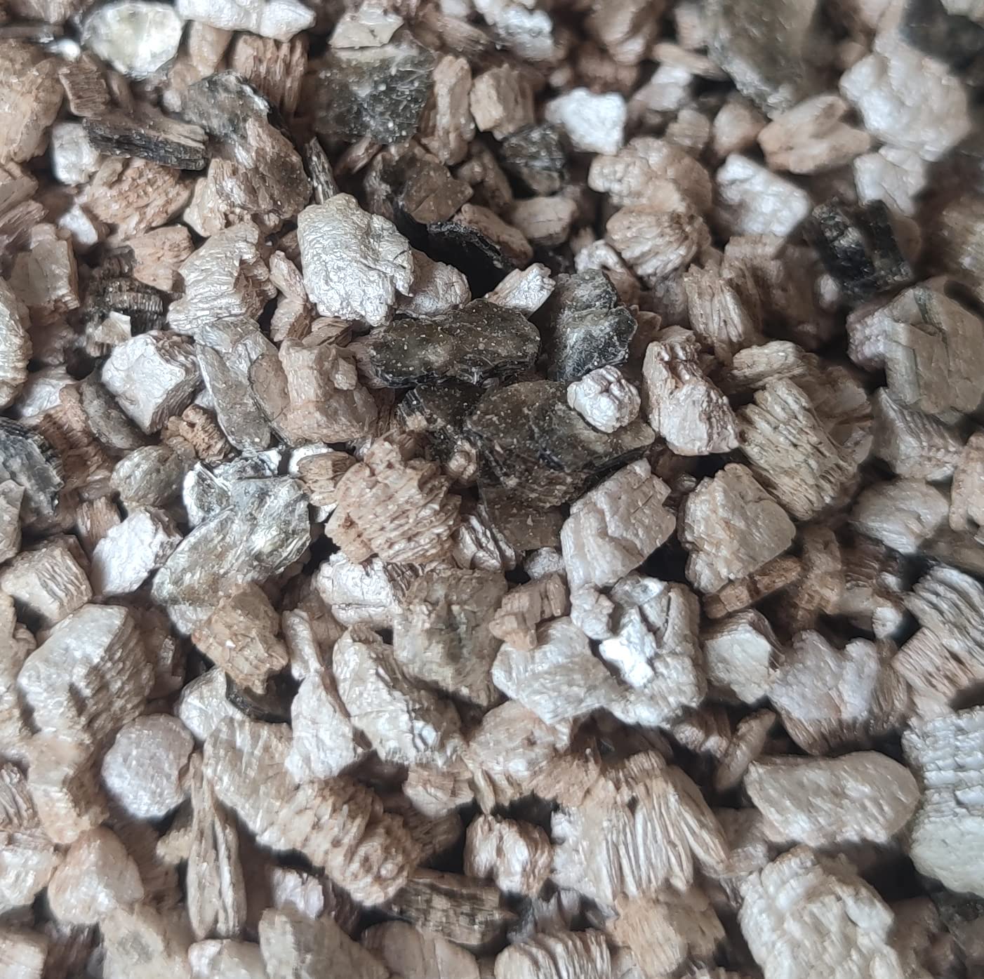 20QT Organic Vermiculite Granules for Plants - Premium Soil Amendment for Hydroponics, Seed Starting & Gardening - Improves Aeration & Moisture Retention