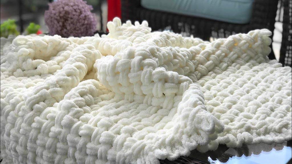 Alize Puffy Finger Loop Yarn - Soft Micropolyester Chenille Chunky Knitting Yarn for Handmade Blankets (No Needles Required) - Pre-Looped for Fast & Easy Knitting - Beginner Friendly Craft Yarn - 1 Skein (100g/31yd) - Baby Pink - Perfect for DIY Blankets, Scarves & Home Decor Projects