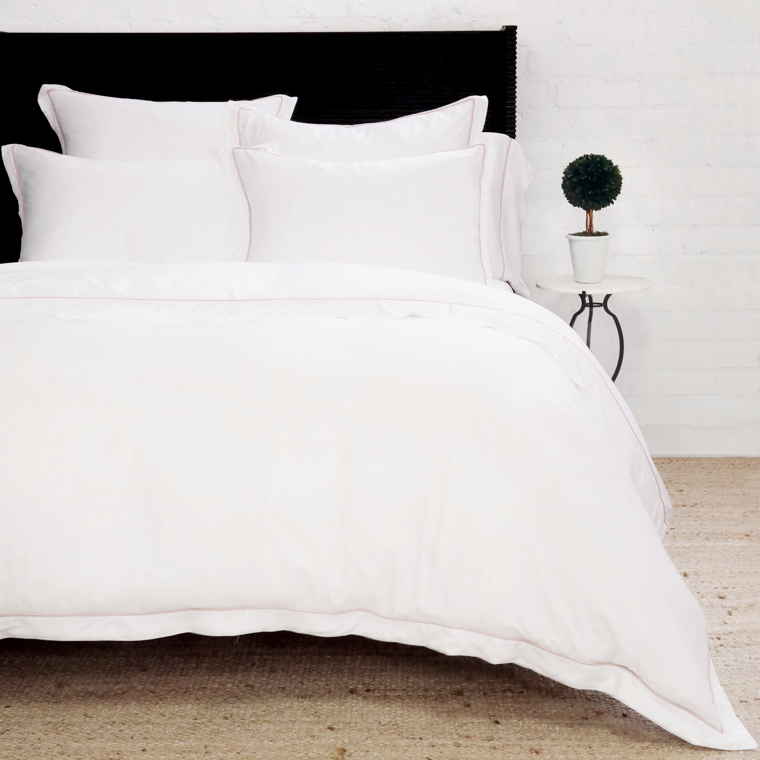Sheena Bamboo Sateen Duvet Cover Set - Queen Size, Soft & Breathable Bedding Set for Luxurious Sleep - Perfect for Master Bedroom, Guest Room & Hotel Decor