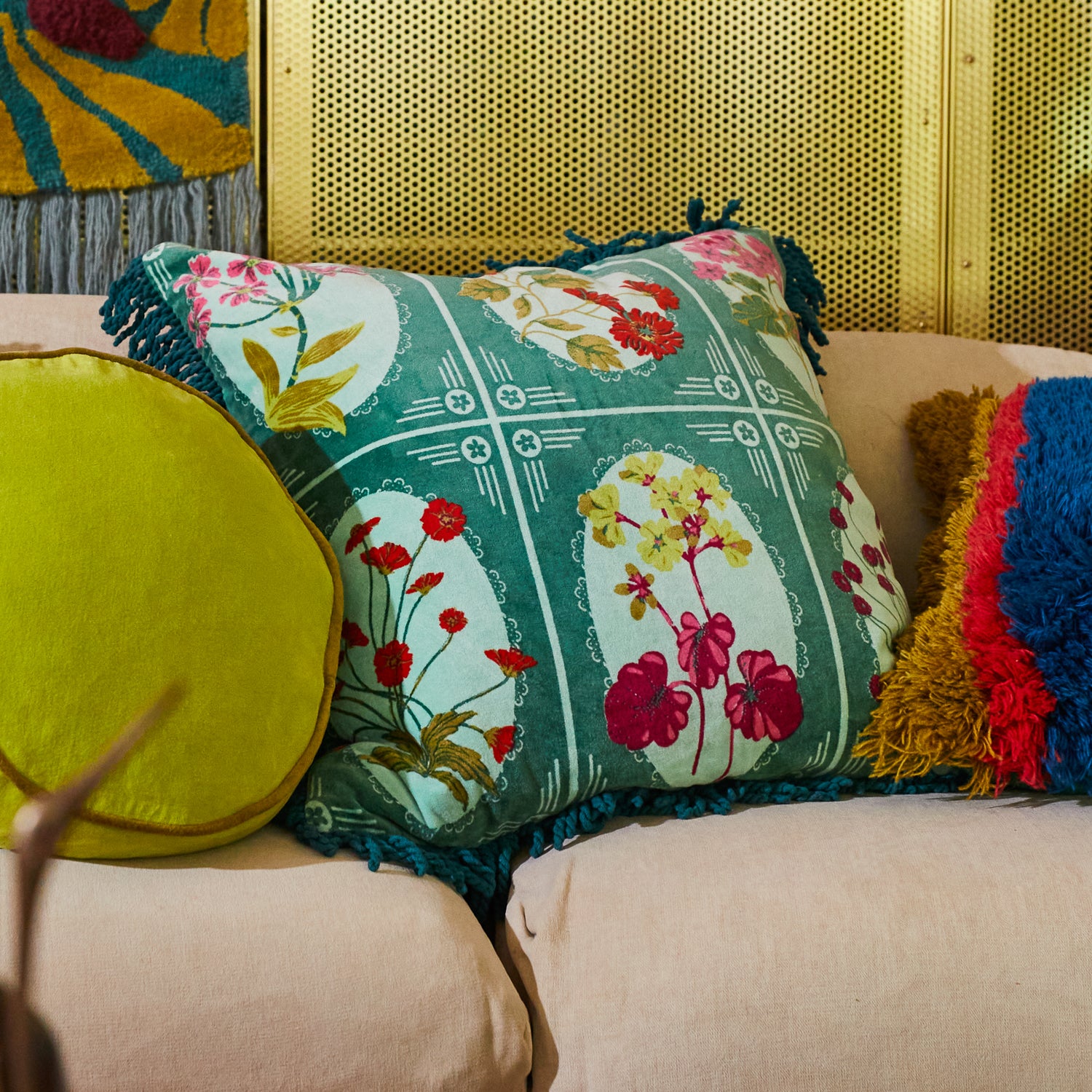 Luxury Gigi Velvet Cushion - Soft Forest Green Throw Pillow for Sofa, Bed & Home Decor - Perfect for Living Room, Bedroom & Nursery