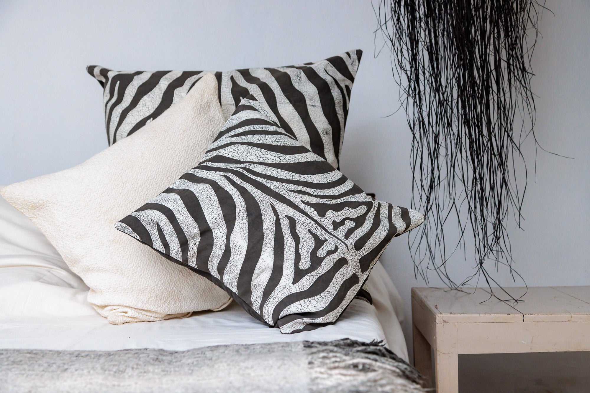 Stylish Zebra Print Cushion Cover - Soft & Durable Pillow Case for Sofa, Bed, Chair - Home Decor & Living Room Accessories