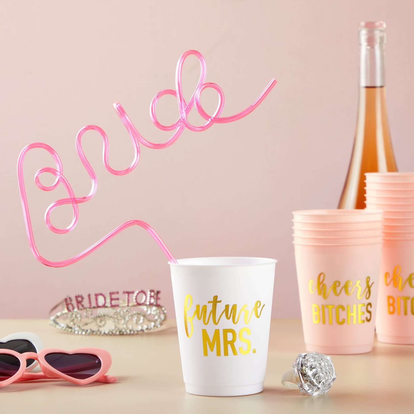 BLUE PANDA 16-Pack Reusable Bachelorette Party Cups - 16oz Bride & Bridesmaid Cups for Wedding Showers, Bachelorette Favors & Bridesmaid Gifts (Future Mrs + Cheers Design) - Perfect for Bridal Parties, Girls' Night Out & Wedding Celebrations