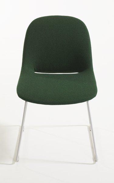Beso Sled Base Side Chair by Artifort - Modern Dining Chair with Sleek Design - Perfect for Dining Rooms, Kitchens & Office Spaces