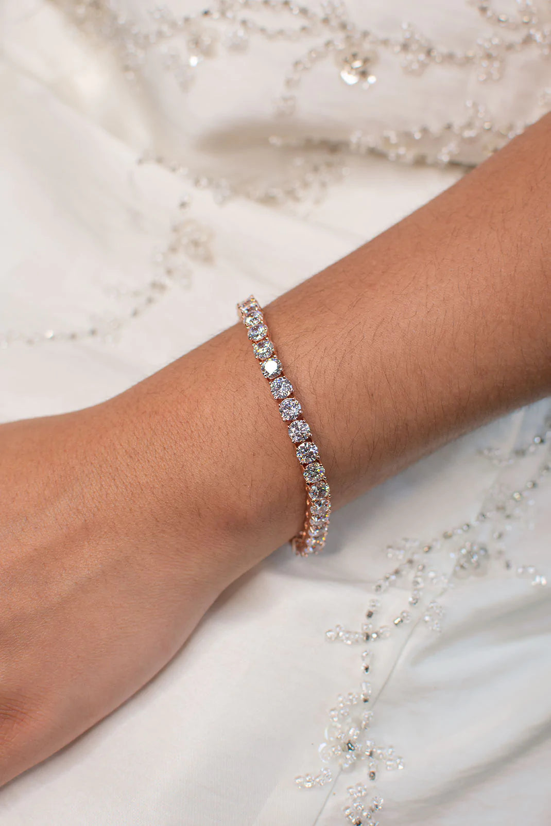Stylish Polo Bracelet for Men & Women - Trendy Adjustable Wristband for Casual & Formal Wear - Perfect for Everyday Fashion & Gifts