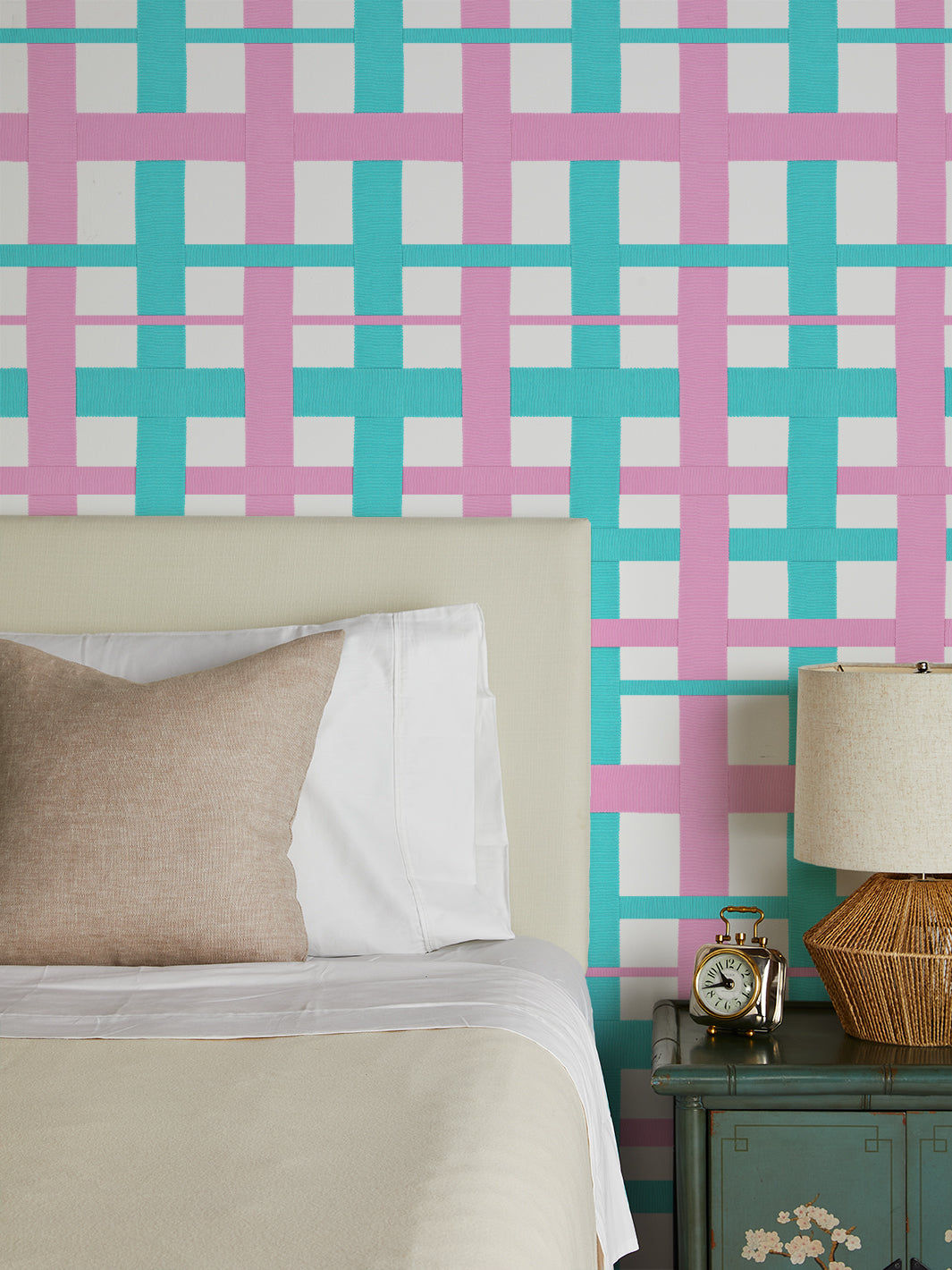 Sarah Jessica Parker Crosstown Plaid On White Wallpaper - Premium Peel & Stick Removable Wallpaper for Living Room, Bedroom, Office Decor | Easy DIY Home Renovation