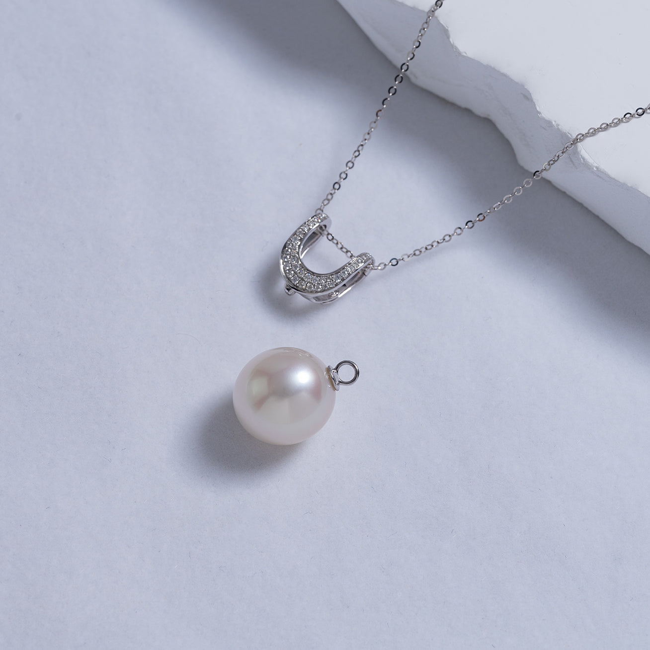 18K Solid Gold Diamond Australian White South Sea Pearl Necklace KN00133 - Elegant Luxury Jewelry for Weddings, Anniversaries & Special Occasions