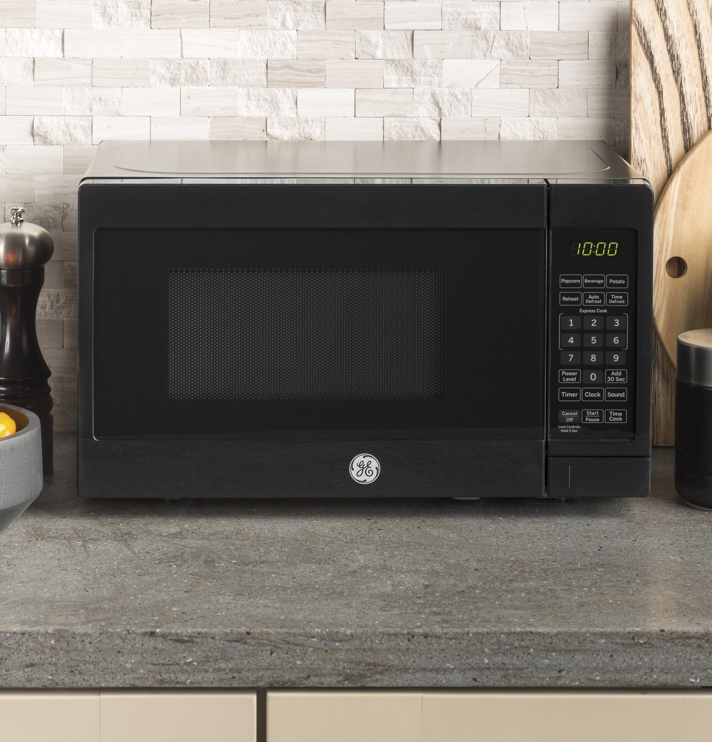 GE 0.7 Cu. Ft. 700W Countertop Microwave Oven - Compact Black Microwave for Kitchen, Dorm, Office & Small Spaces | Fast Cooking & Reheating | Energy Efficient