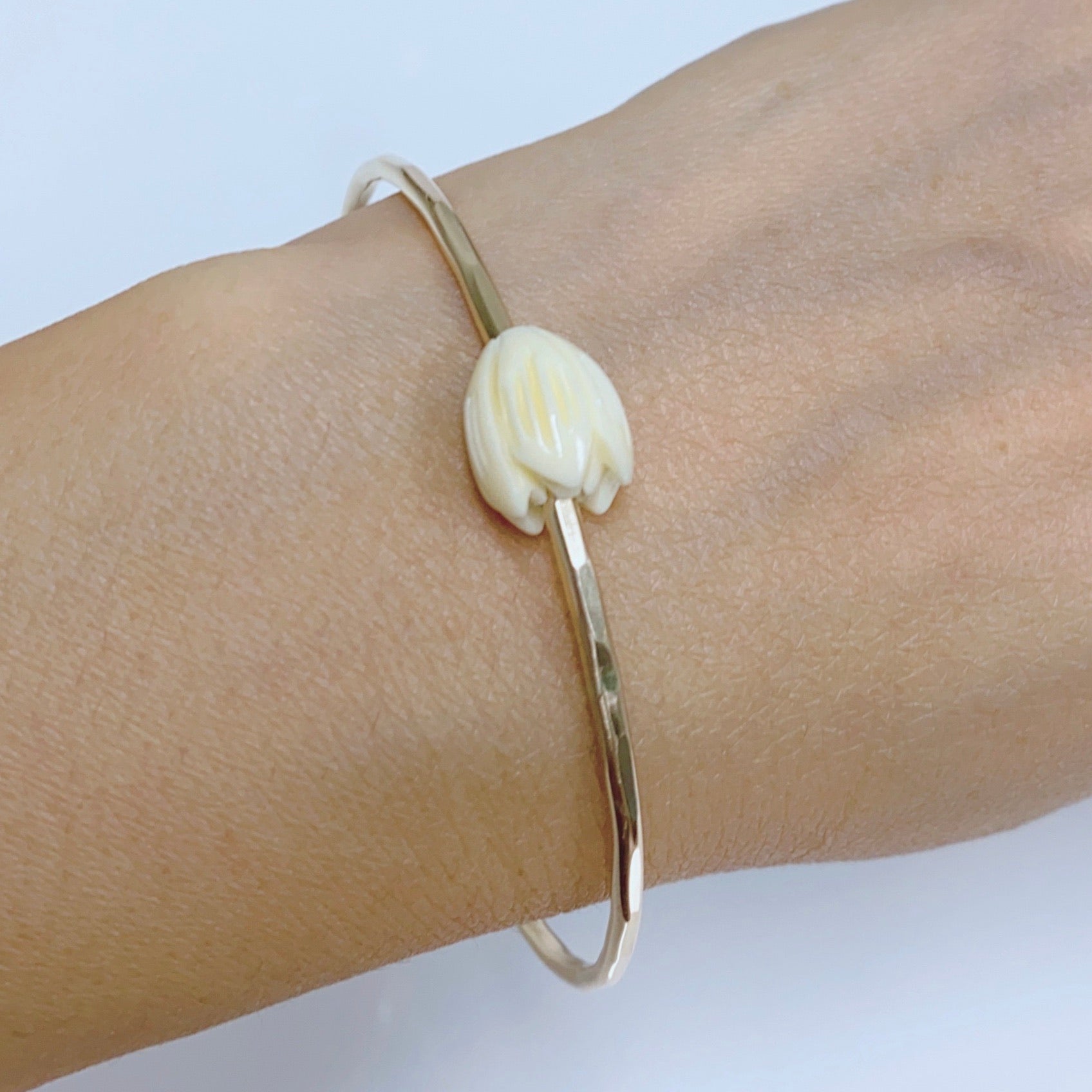 Pikake Bead Bangle Bracelet (B466) - Handmade Hawaiian Floral Jewelry for Women, Perfect for Beach Weddings & Summer Fashion