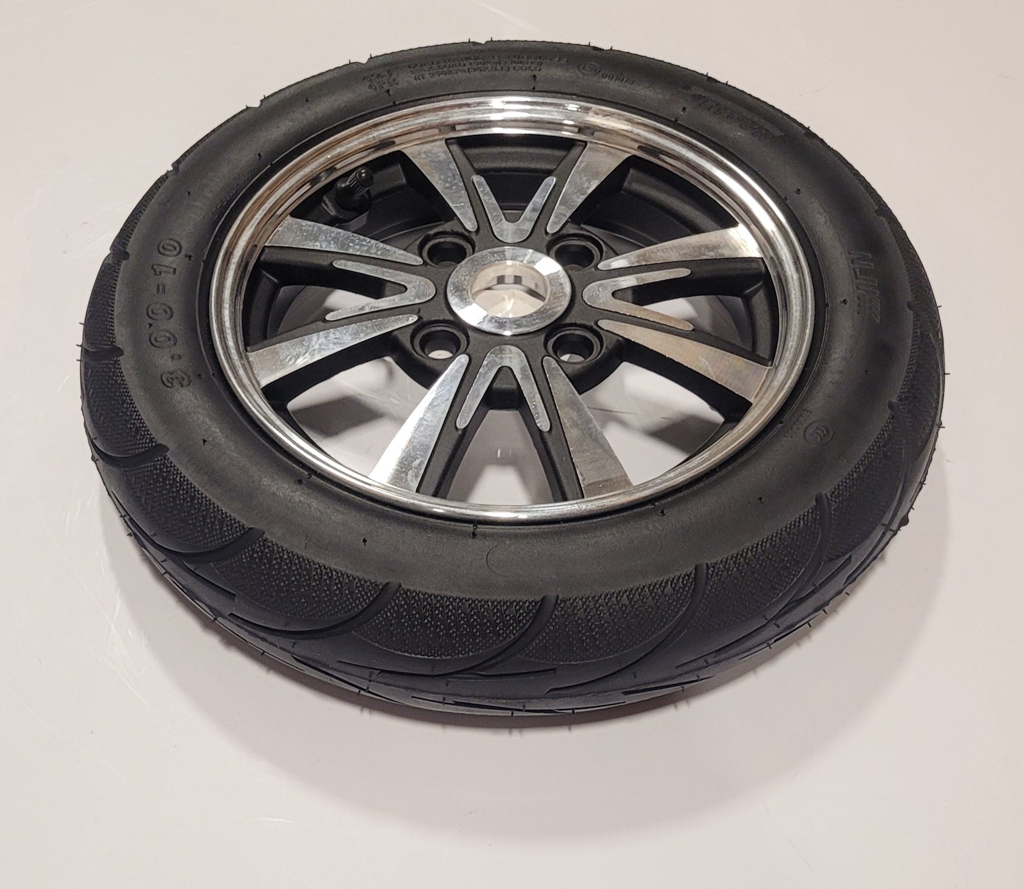 Right Rear Wheel Replacement - Durable & High-Performance Car Wheel for Smooth Driving | Perfect for Off-Road, City Commuting & Long Road Trips