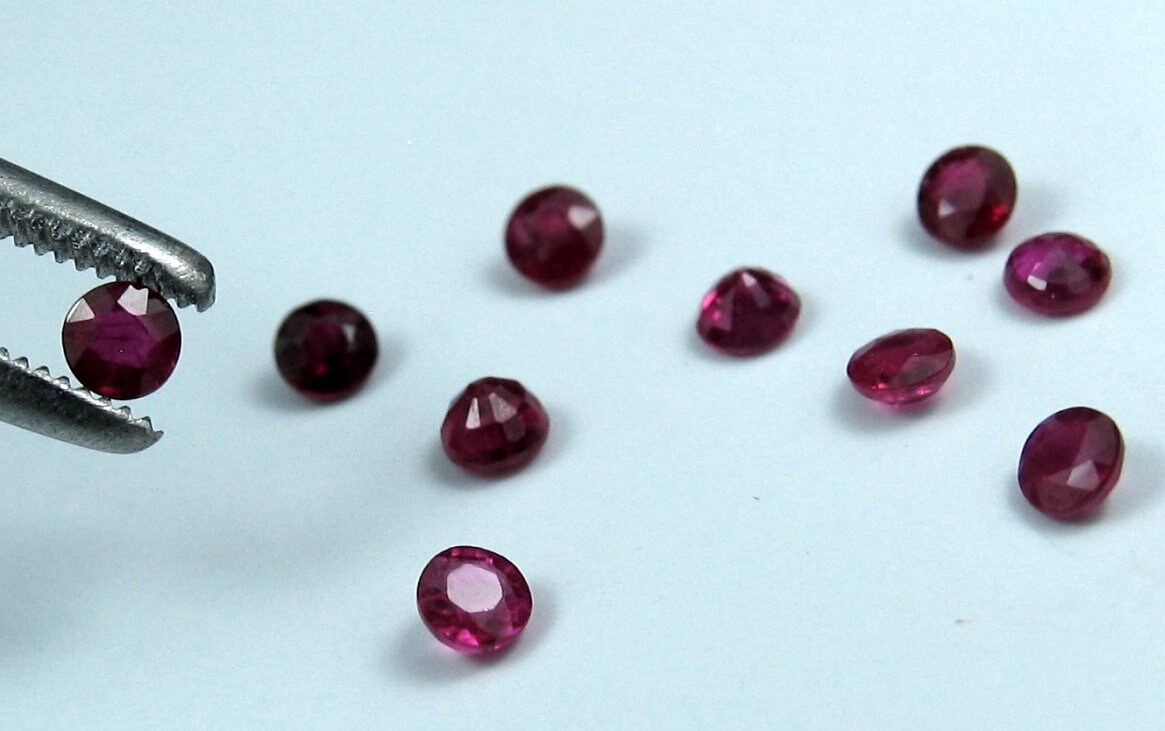 Wholesale Natural Sri Lanka Blood Red Ruby 4mm Round VS 0.25ct July Birthstone - Perfect for Jewelry Making, Engagement Rings & Gift Giving