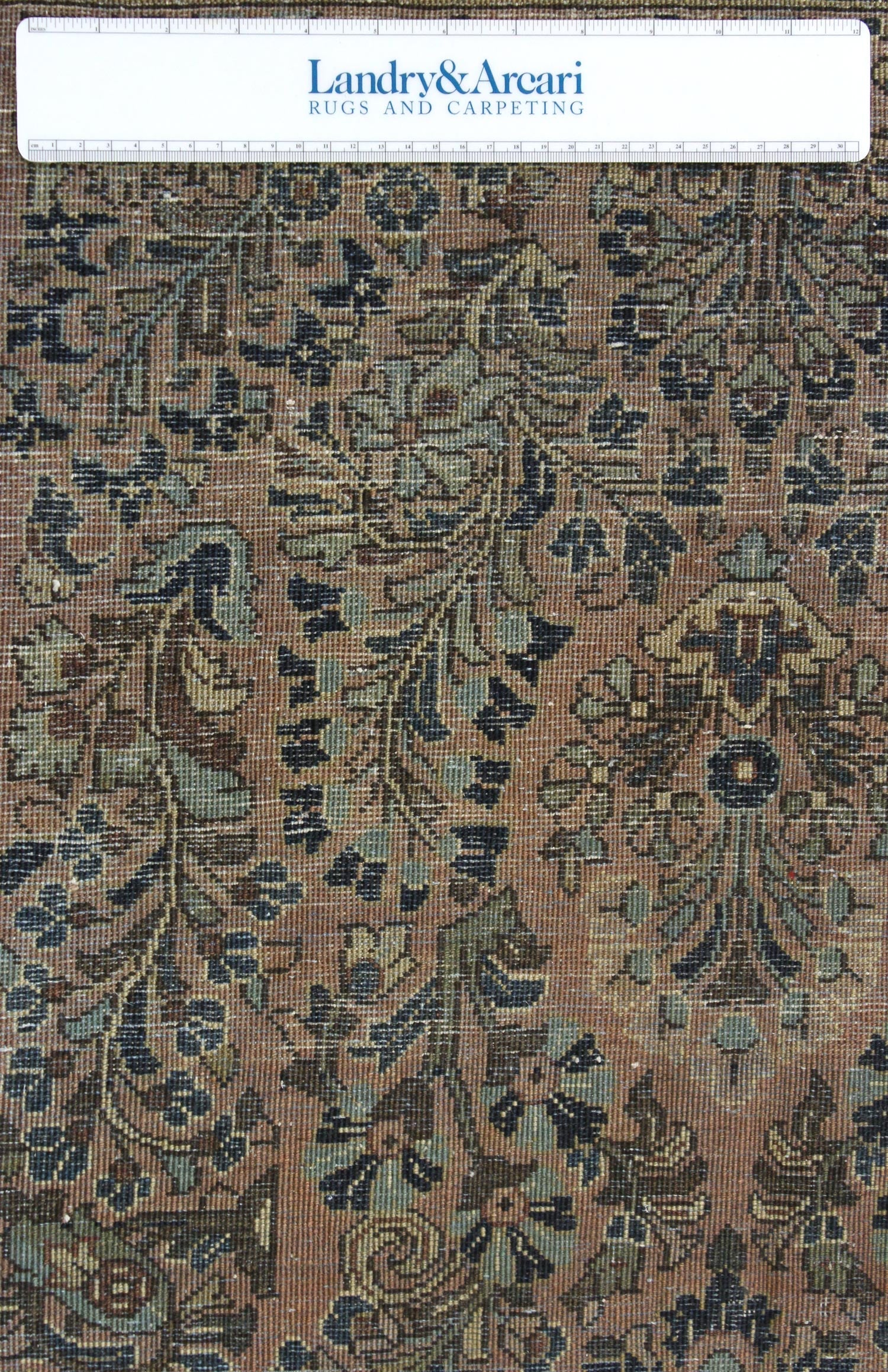 Antique Sarouk Handwoven Traditional Persian Rug - J66244 - Perfect for Living Room, Bedroom & Home Decor