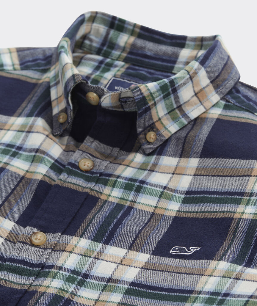 Cozy Flannel Plaid Whale Print Shirt for Men & Women - Soft & Warm Casual Button-Up Top for Fall & Winter Outfits, Perfect for Outdoor Adventures & Lazy Weekends