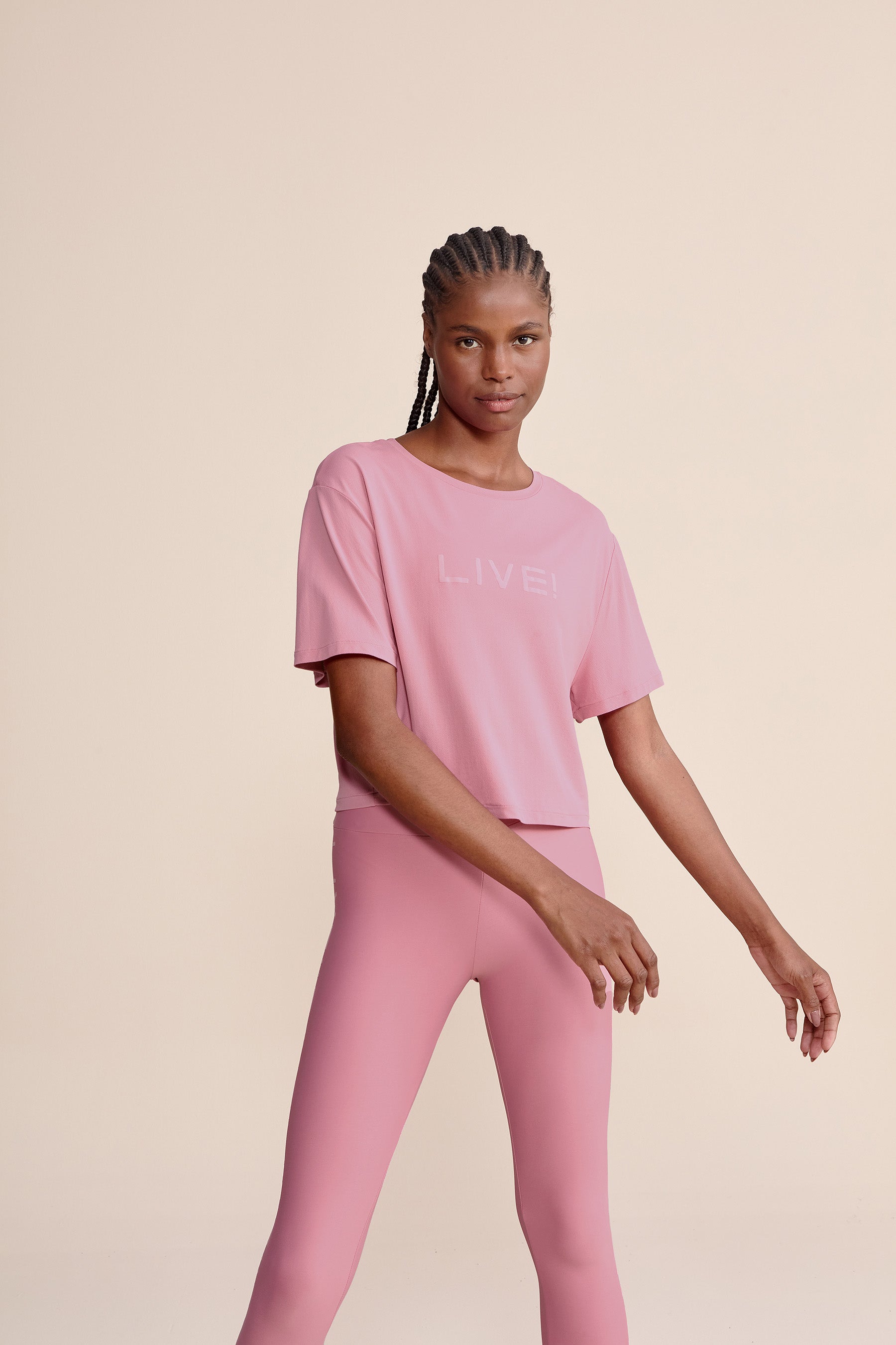 Comfort Cropped T-Shirt for Women - Soft Casual Short Sleeve Tee - Perfect for Summer Outfits, Beach Wear & Everyday Fashion