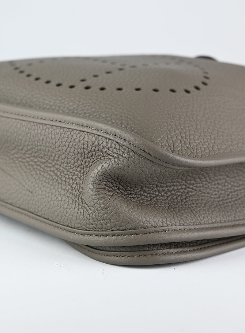 Authentic Hermès Evelyne 29 Leather Shoulder Bag in Taupe - Perfect for Work, Travel & Everyday Luxury