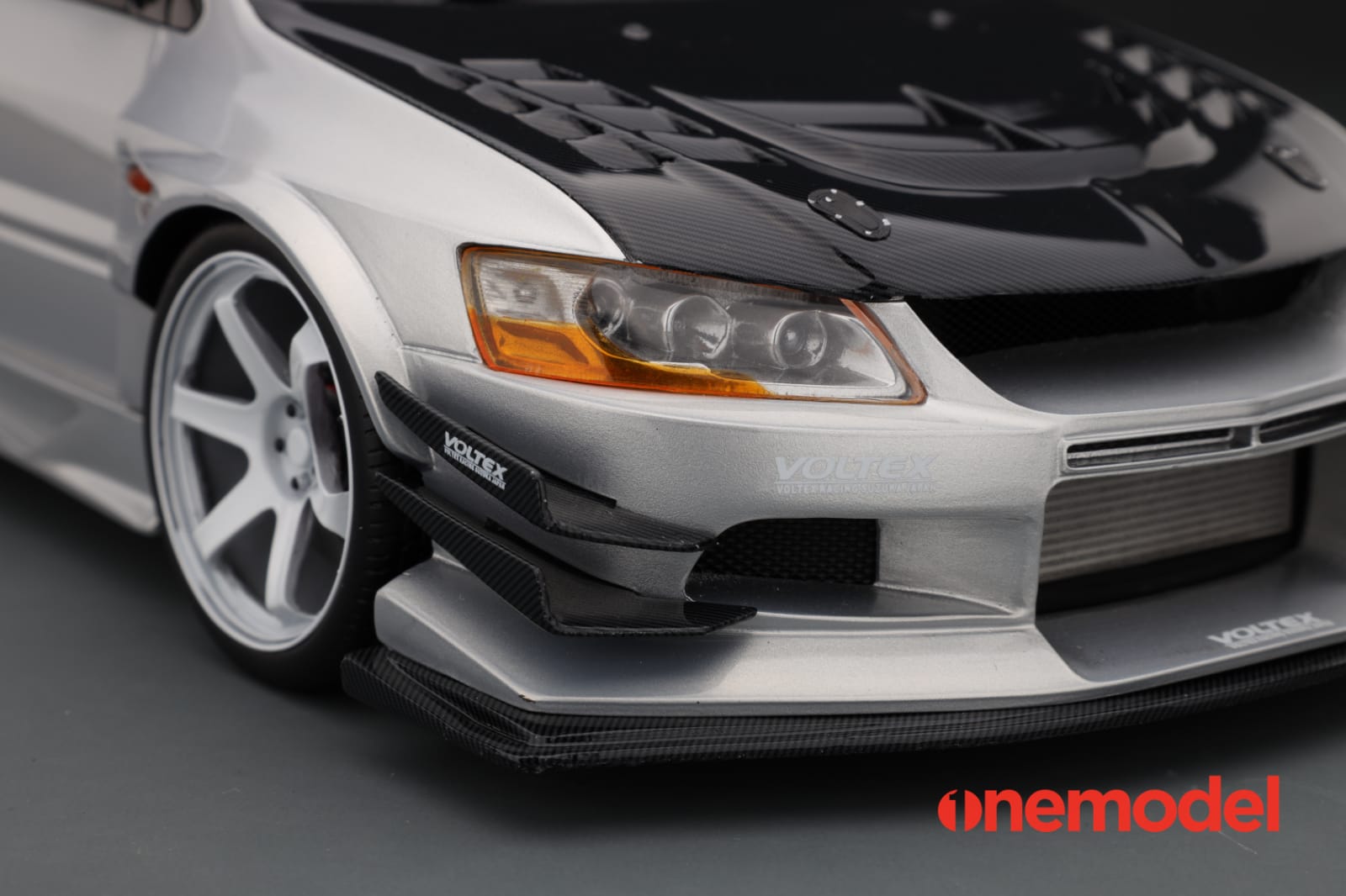 1:18 Mitsubishi Lancer Evolution IX Voltex Diecast Model Car with Carbon Fiber Hood - Silver Collectible Scale Replica for Display, Racing Enthusiasts & Diecast Collectors