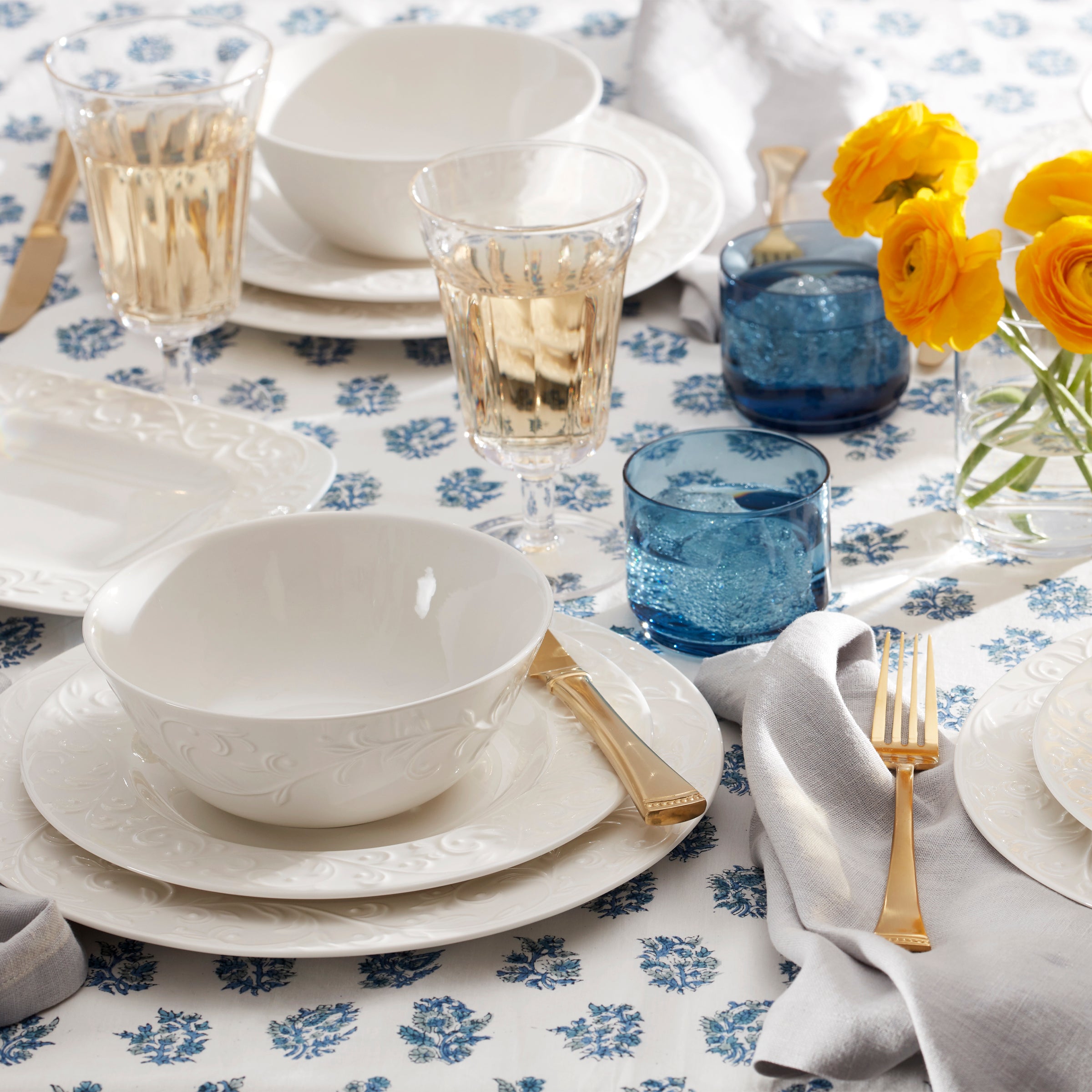 Opal Innocence 16-Piece Carved Dinnerware Set - Elegant Porcelain Tableware for Fine Dining, Dinner Parties & Special Occasions