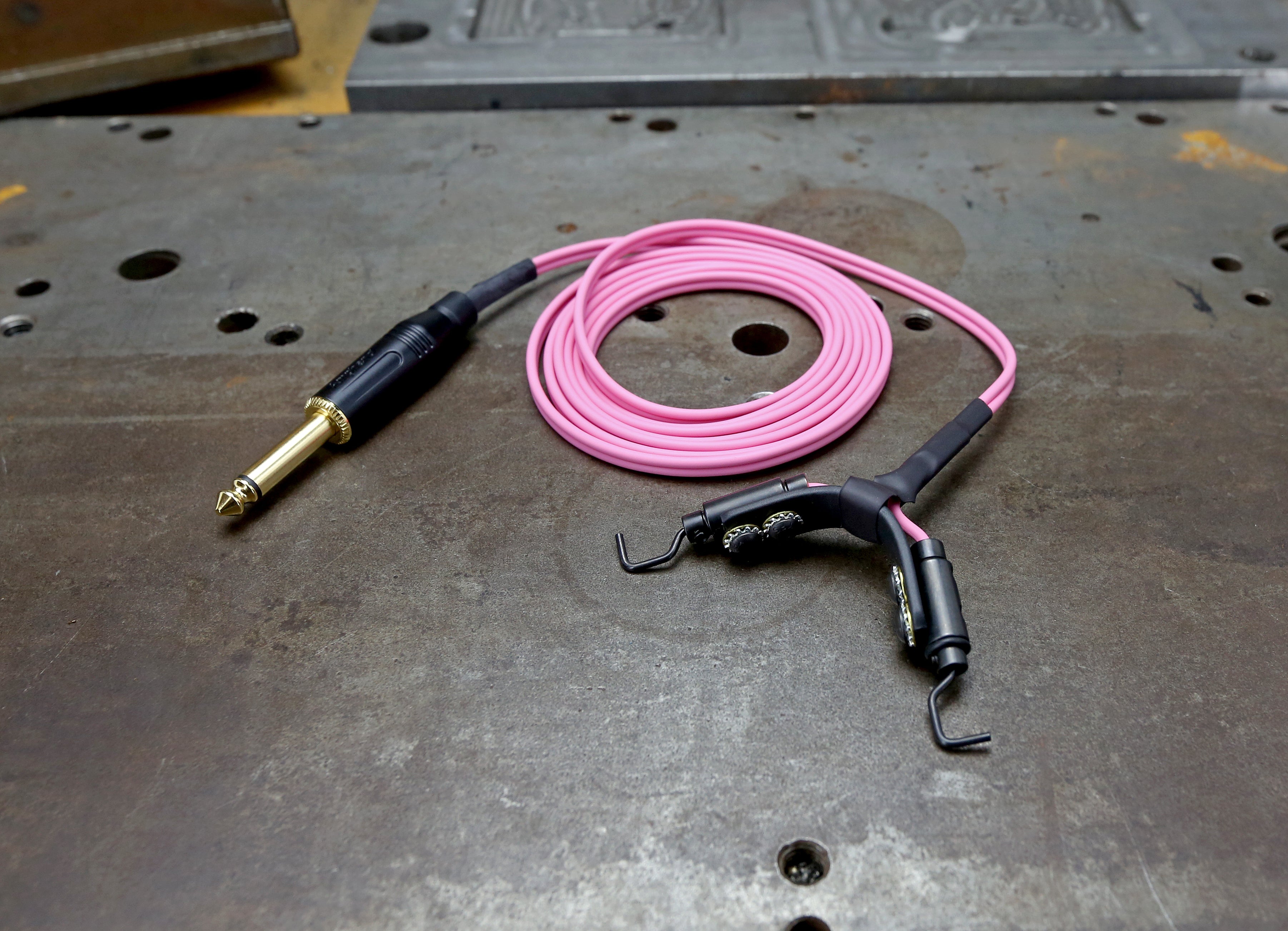 Lightweight Repairable Pink Bowers Clipcord - Durable Hair Styling Accessory for Salons & Home Use