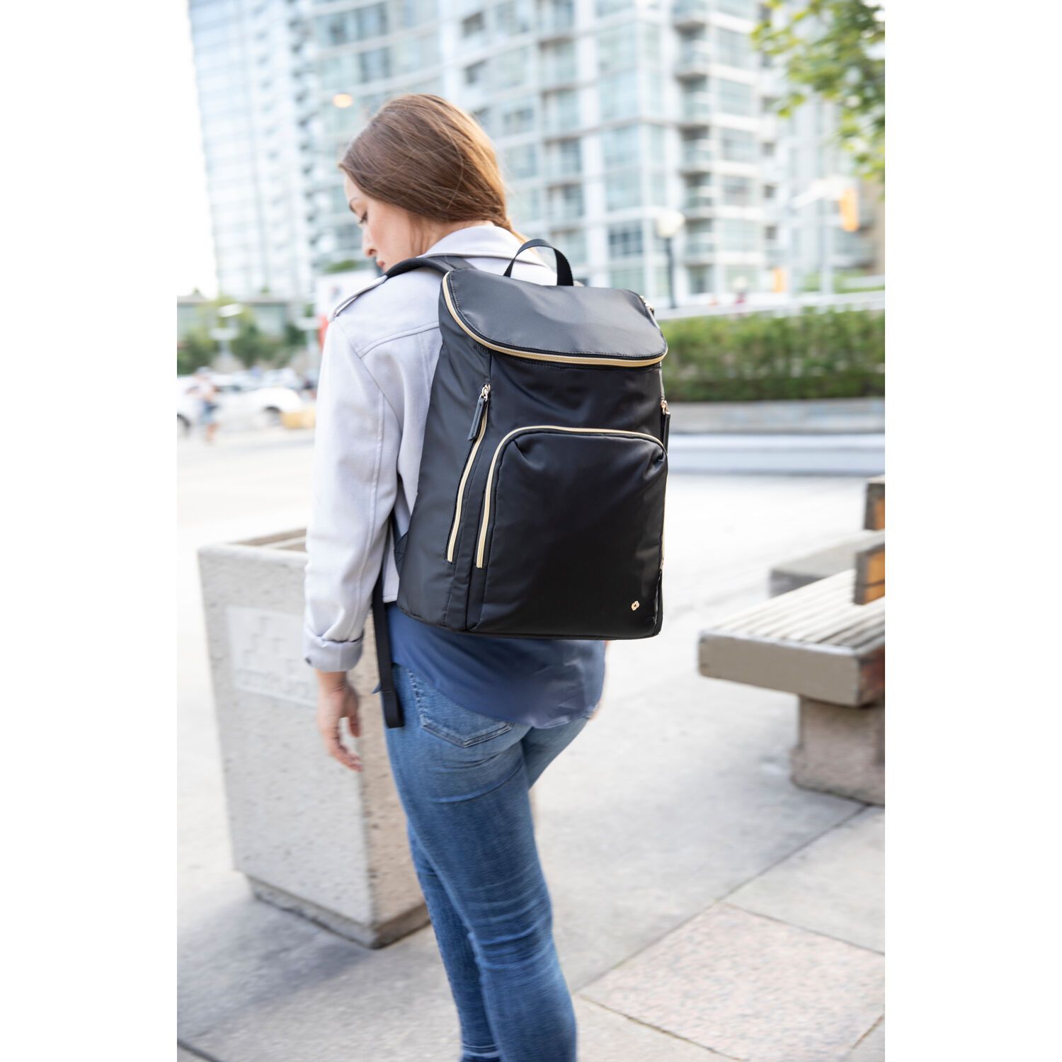 Samsonite Mobile Solution Deluxe Laptop Backpack for Business Travel & Work - Water-Resistant 17-Inch Laptop Compartment with USB Charging Port, Perfect for Commuters, Students & Office Professionals