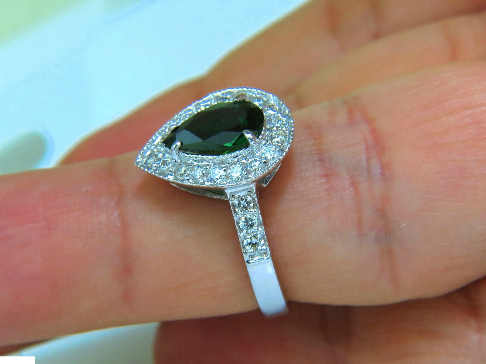 2.56CT Natural Bright Fine Gem Green Tsavorite Diamond Ring in 14KT Gold - Elegant Jewelry for Weddings, Anniversaries & Special Occasions