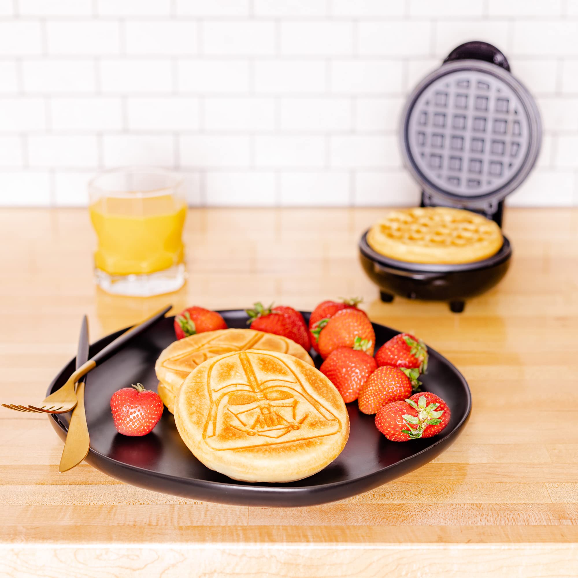 Uncanny Brands Darth Vader Mini Waffle Maker - Star Wars Themed Breakfast Appliance for Kids & Adults - Perfect for Family Breakfast, Birthday Gifts & Star Wars Fans