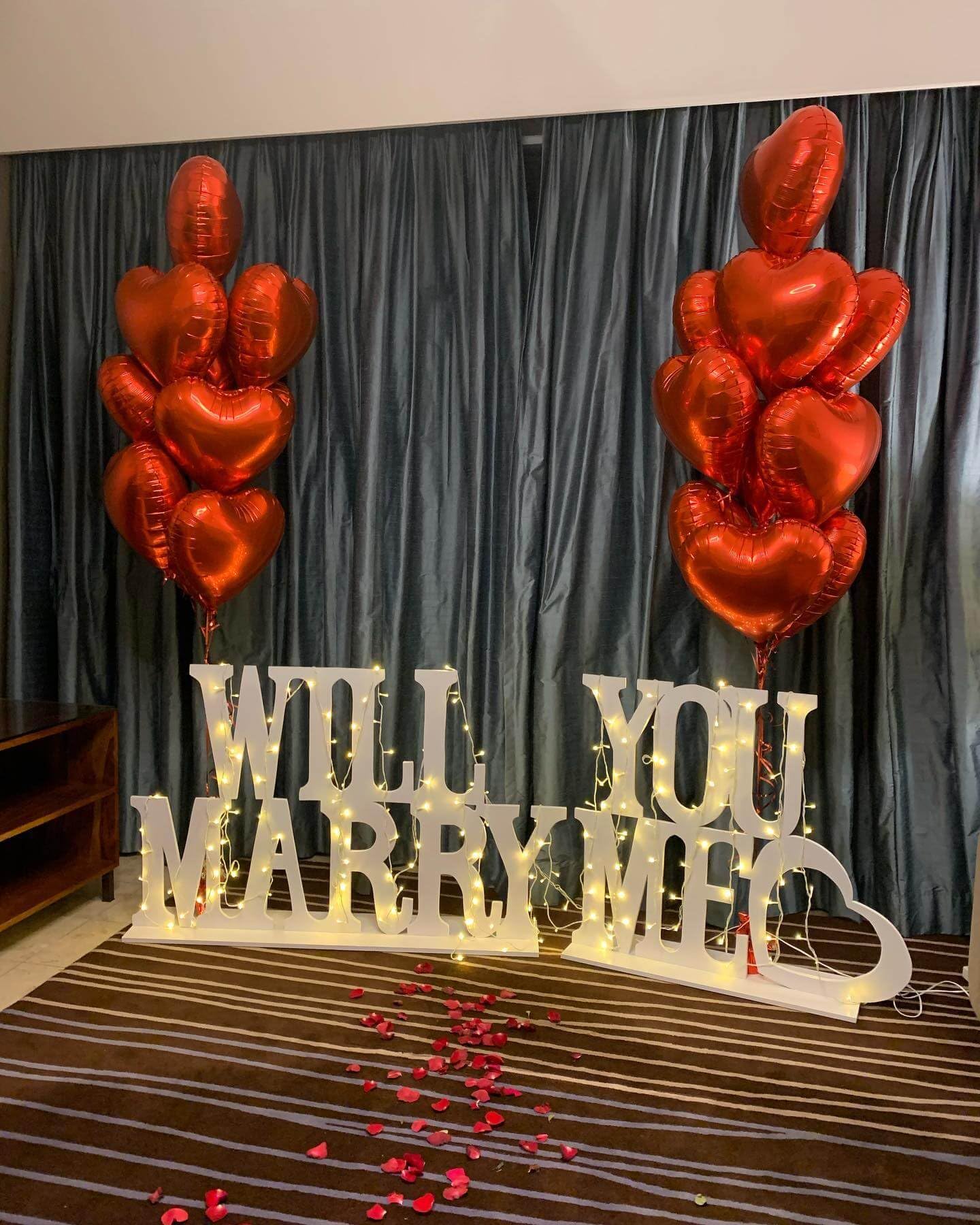 Red Heart Shaped Balloons - I LOVE YOU Valentine's Day Balloons for Wedding, Bridal Shower & Party Decorations - Perfect for Romantic Proposals, Anniversary Celebrations and Couple Photos