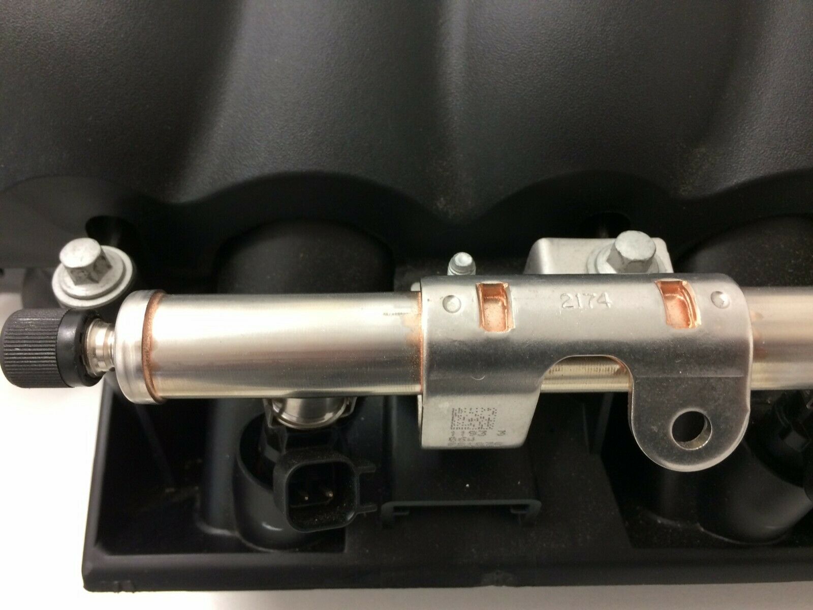Genuine Holden VE VF Commodore WM WN Statesman Intake Manifold & Throttle Body - Performance Upgrade for Engine Airflow Enhancement
